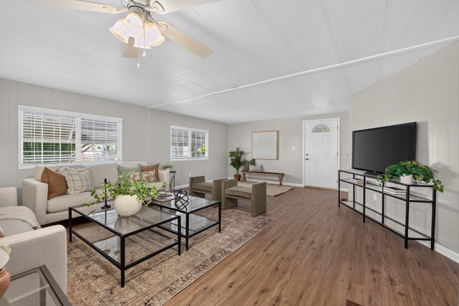 371 Bethel Ave #SP 74, Sanger, CA 93657