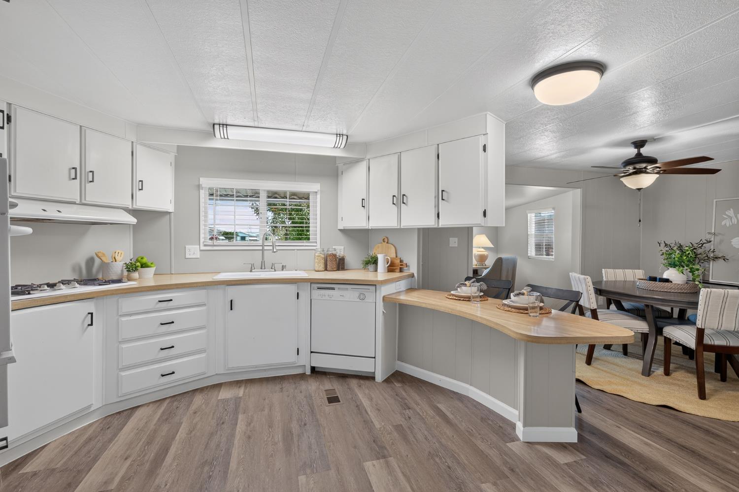 371 Bethel Ave #SP 74, Sanger, CA 93657
