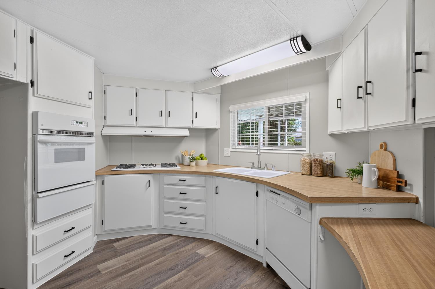 371 Bethel Ave #SP 74, Sanger, CA 93657