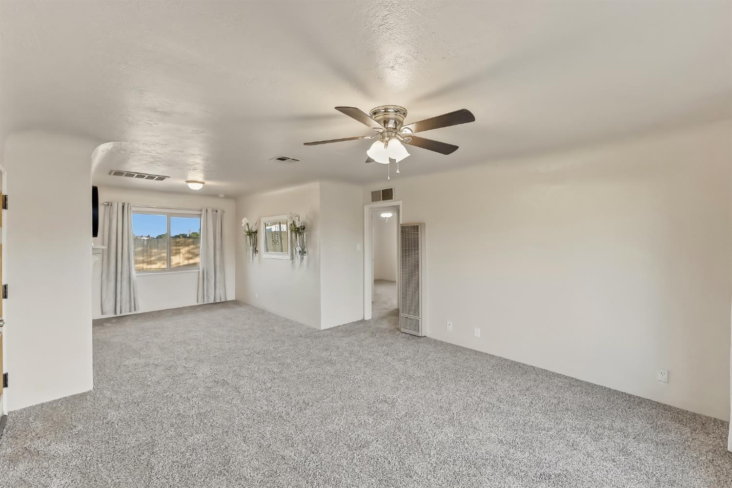4730 E Richert Ave, Fresno, CA 93726