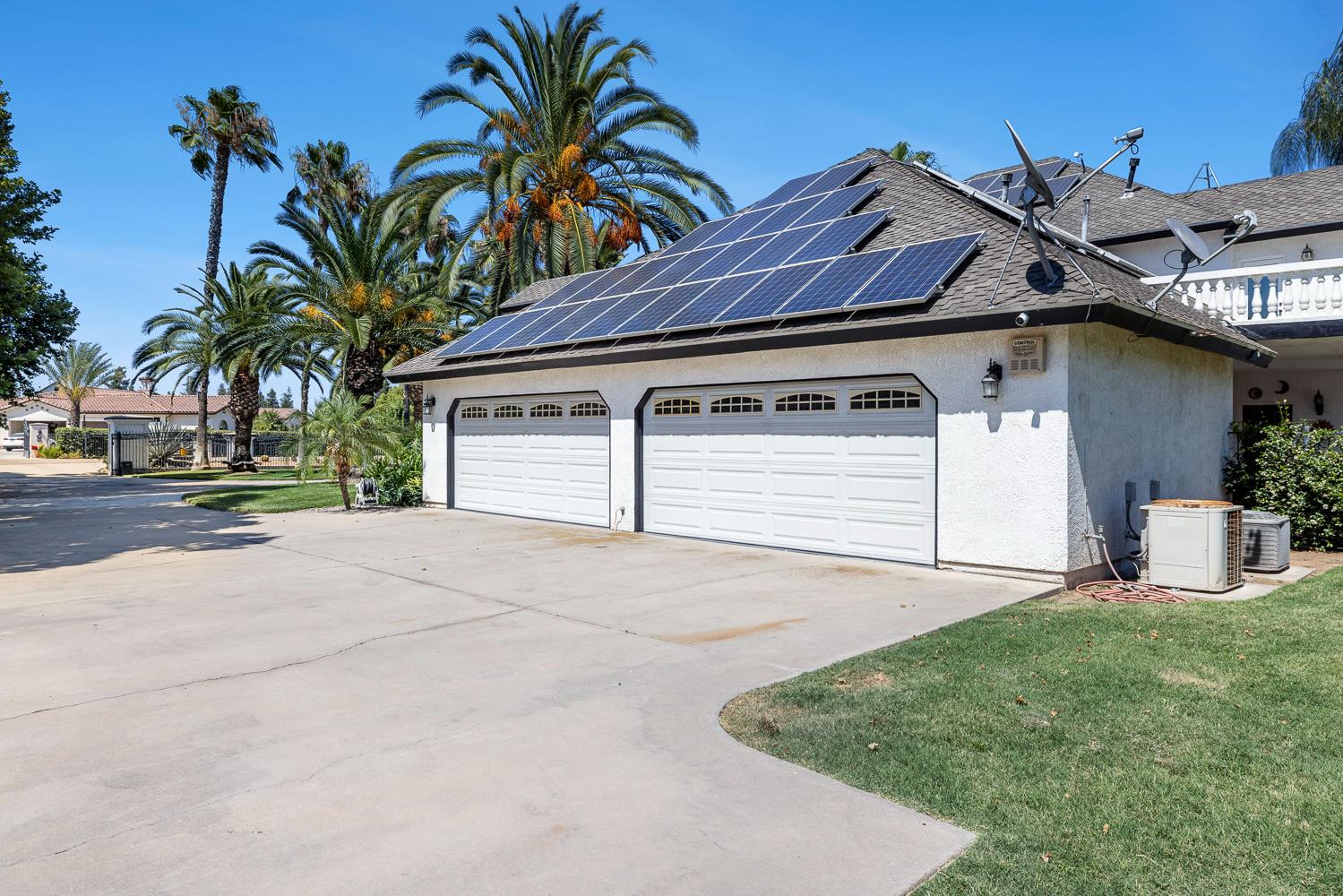 7207 E Bremer Ave, Fresno, CA 93737