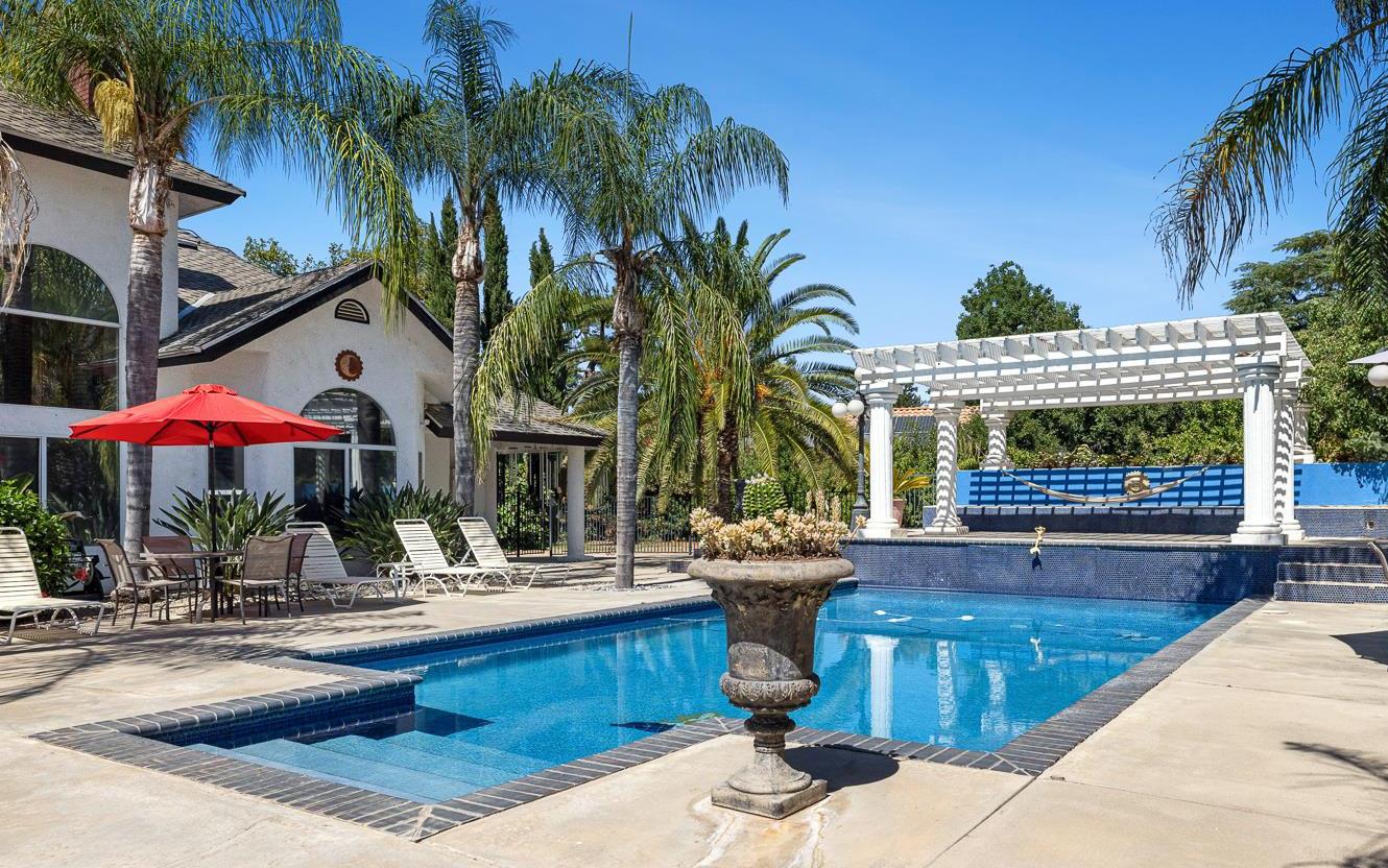7207 E Bremer Ave, Fresno, CA 93737