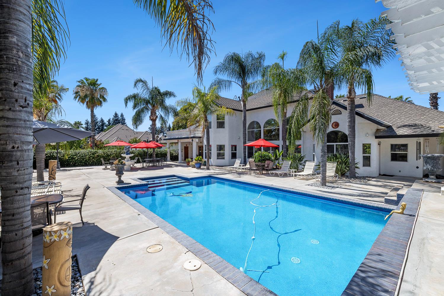 7207 E Bremer Ave, Fresno, CA 93737