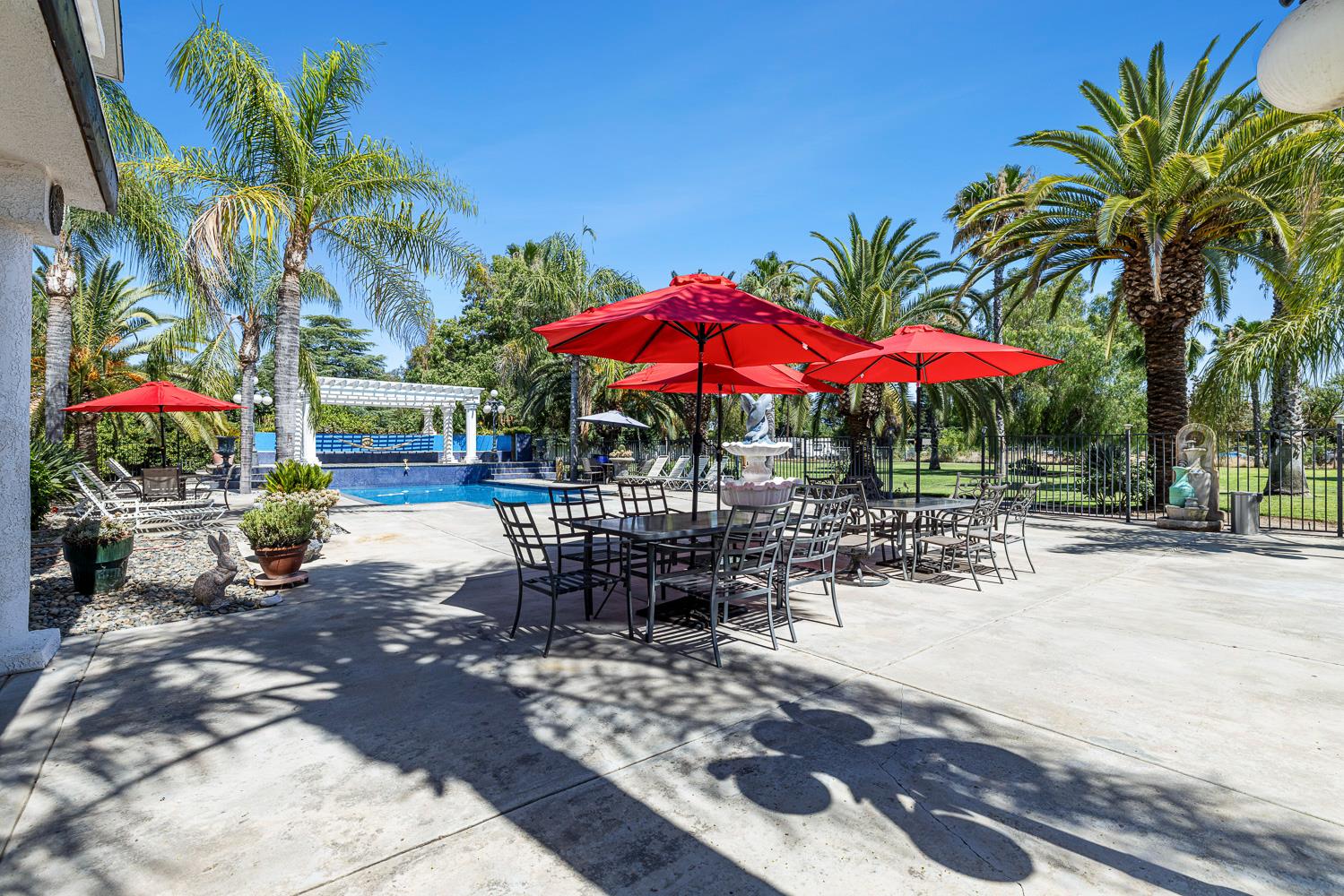 7207 E Bremer Ave, Fresno, CA 93737