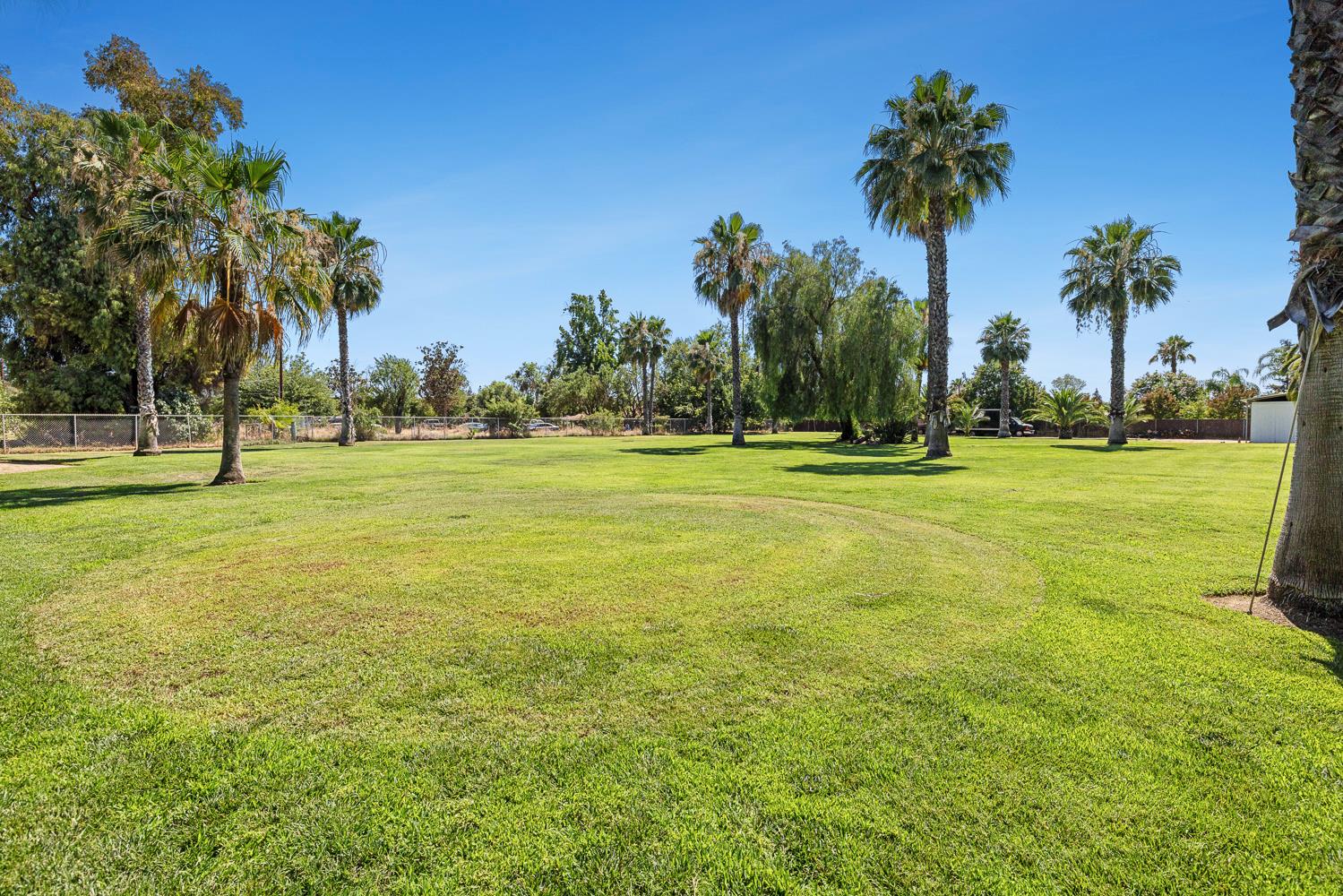 7207 E Bremer Ave, Fresno, CA 93737