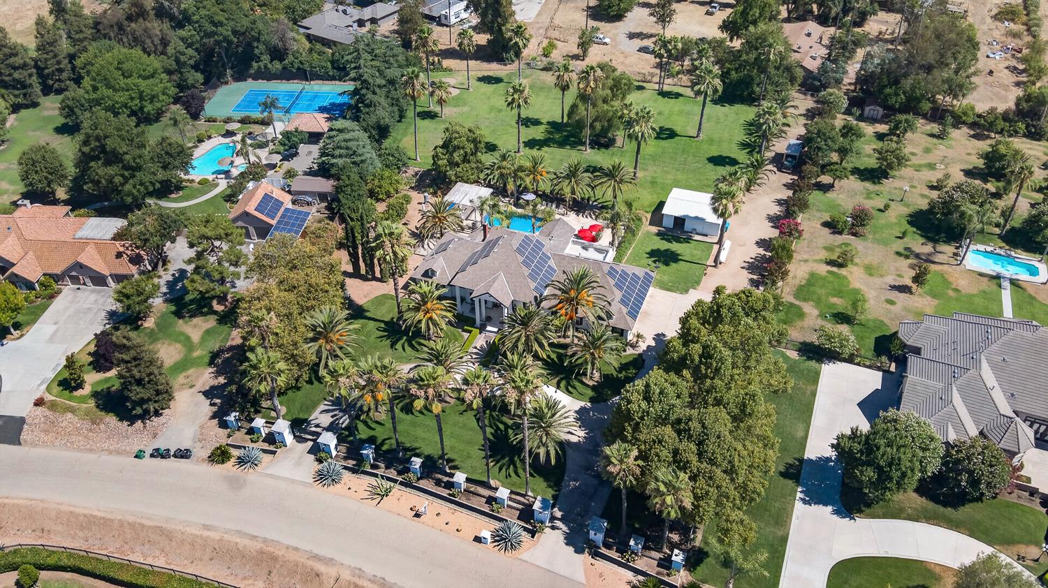 7207 E Bremer Ave, Fresno, CA 93737