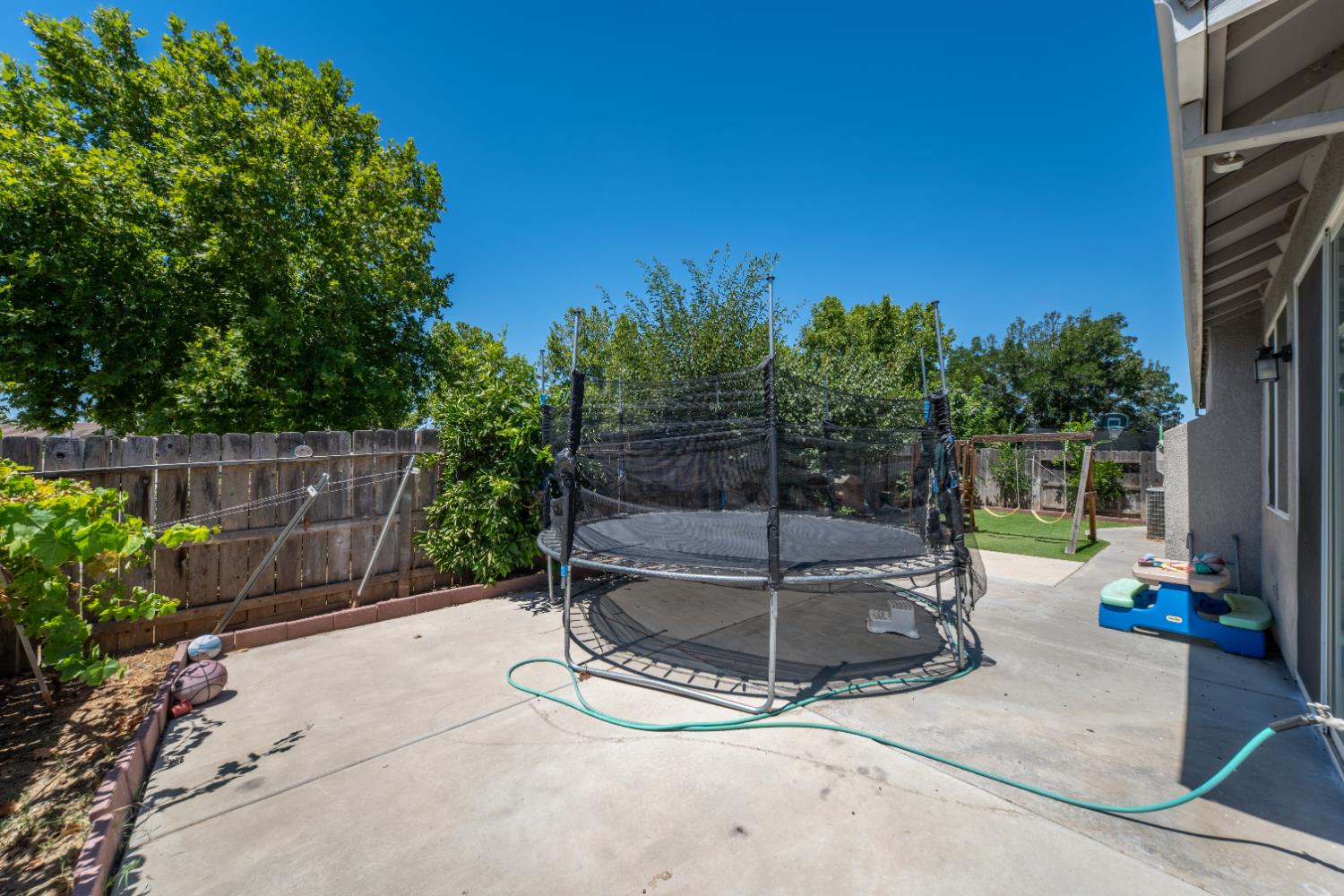 1000 Georgia Ave, Madera, CA 93637