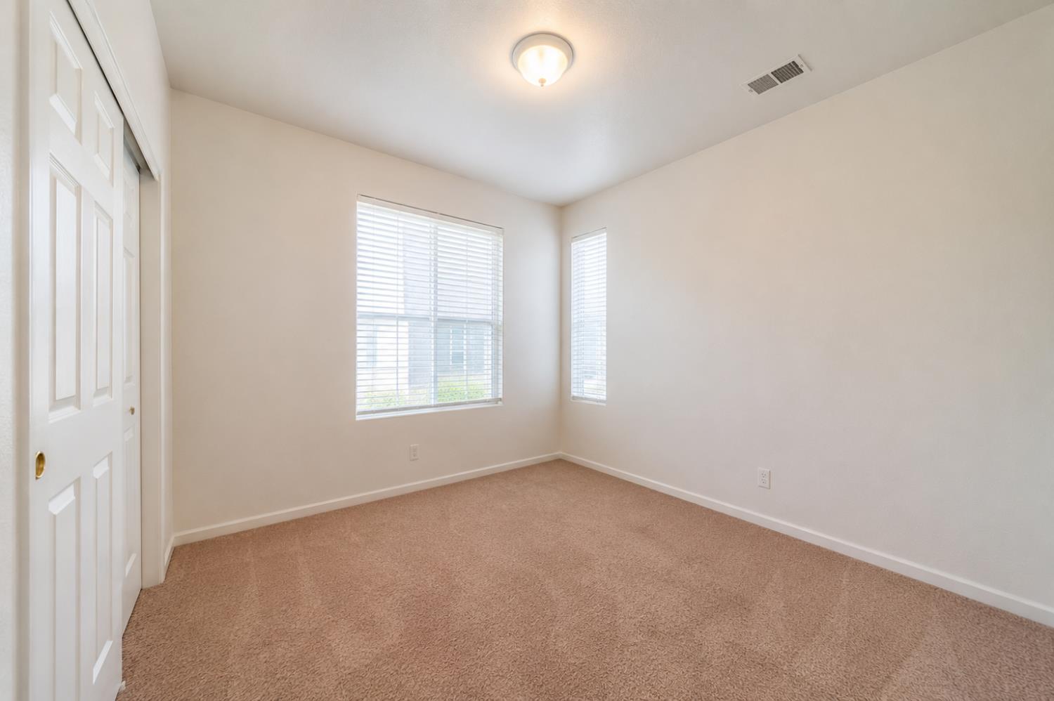 1000 Georgia Ave, Madera, CA 93637