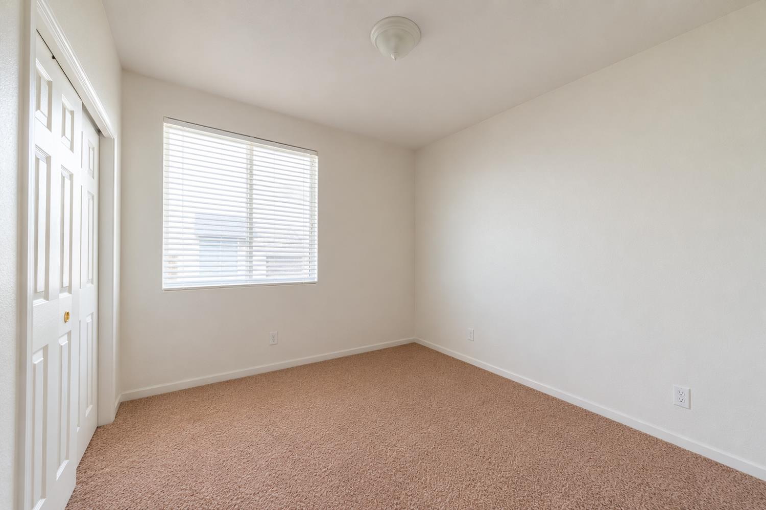 1000 Georgia Ave, Madera, CA 93637