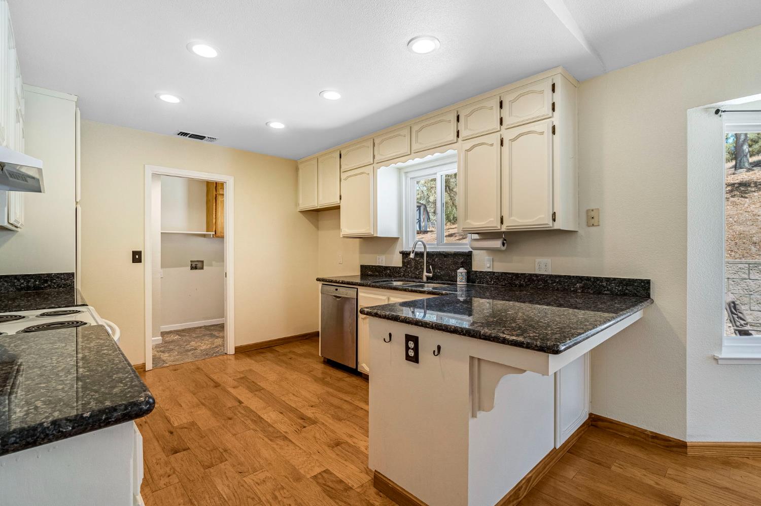 41820 Dillon Cir, Ahwahnee, CA 93601