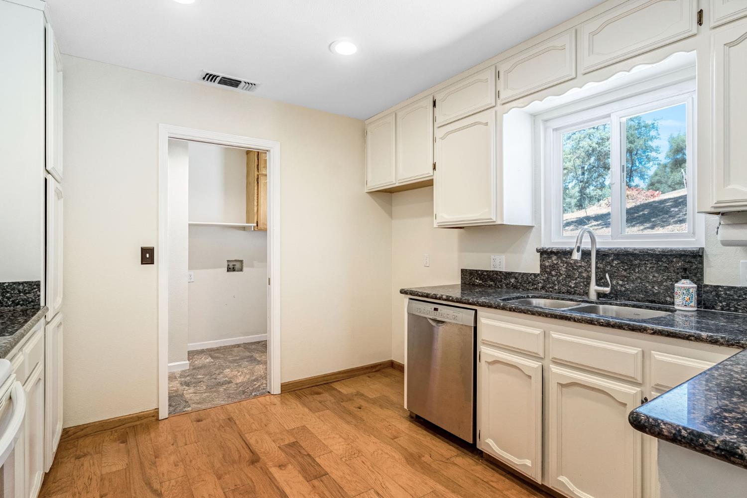 41820 Dillon Cir, Ahwahnee, CA 93601