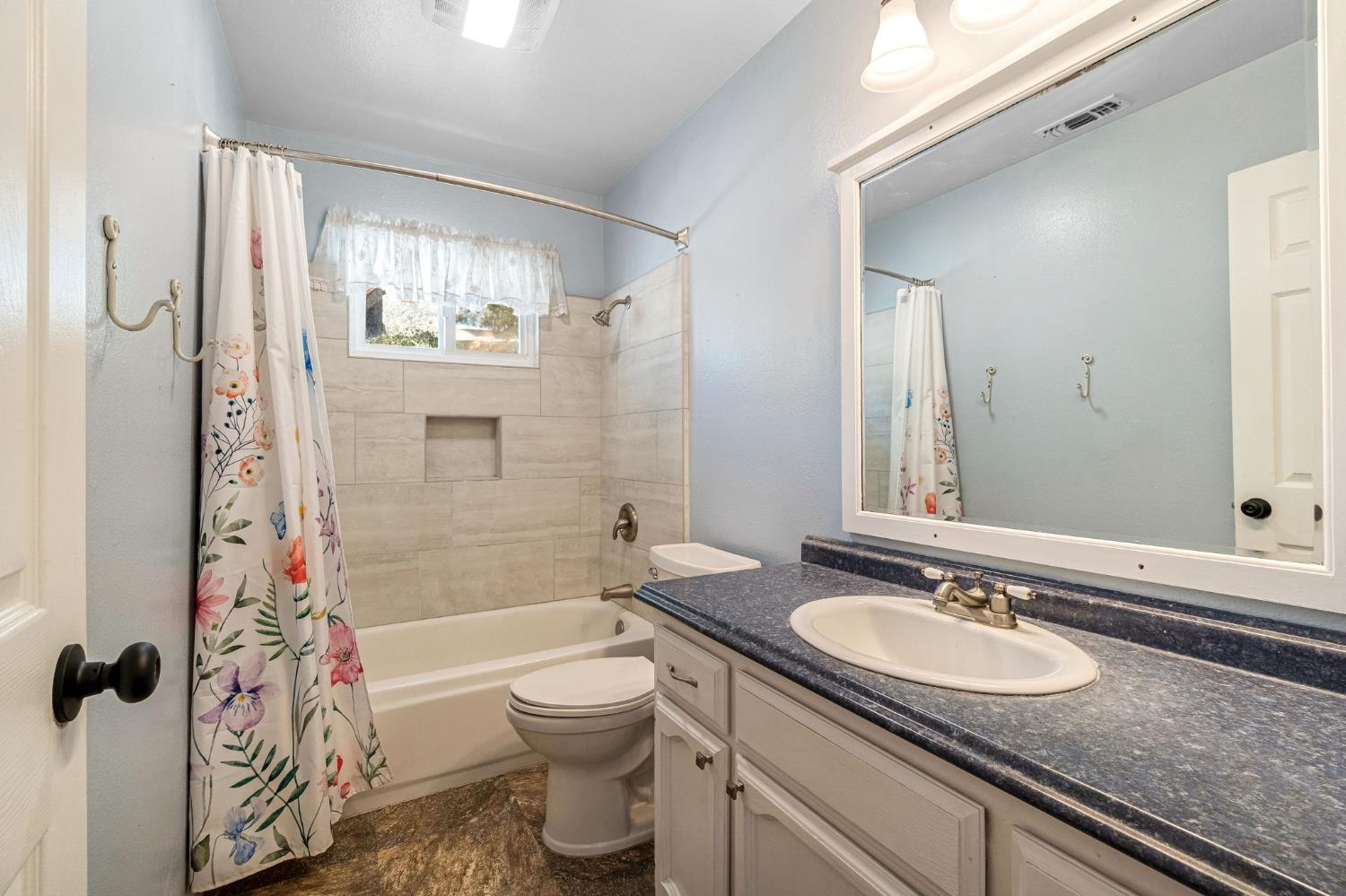 41820 Dillon Cir, Ahwahnee, CA 93601