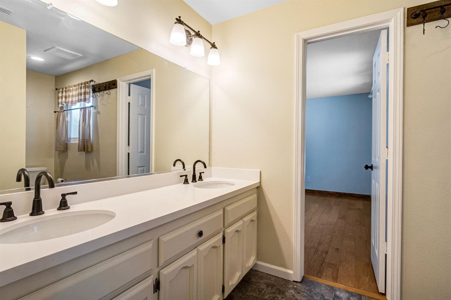 41820 Dillon Cir, Ahwahnee, CA 93601