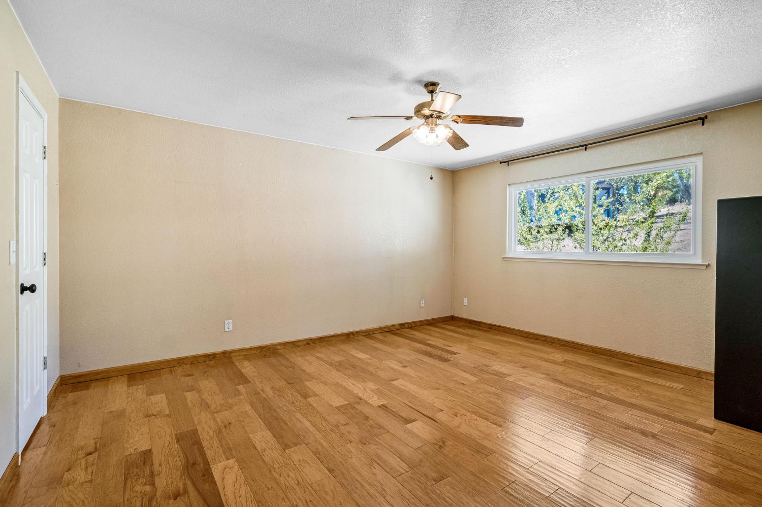 41820 Dillon Cir, Ahwahnee, CA 93601