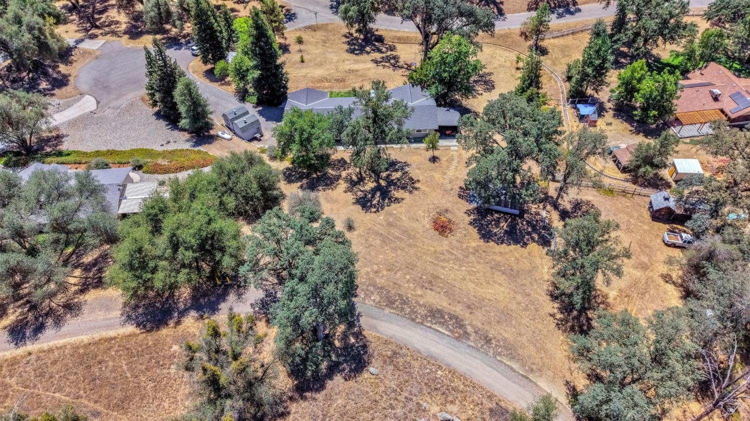41820 Dillon Cir, Ahwahnee, CA 93601