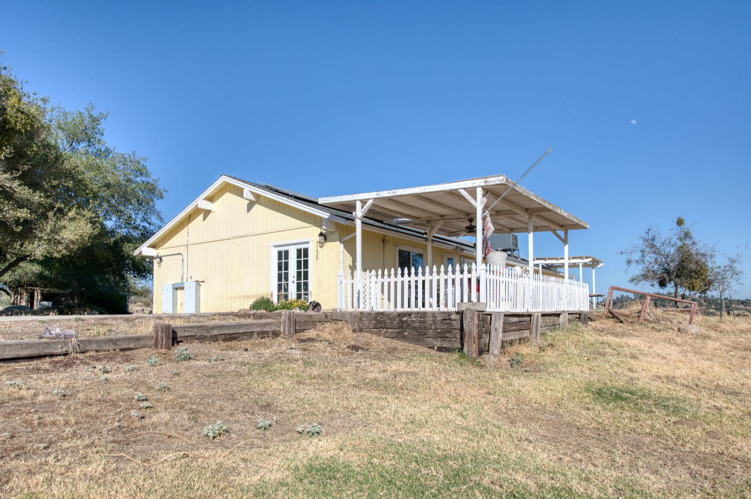 24620 Auberry Rd, Clovis, CA 93619