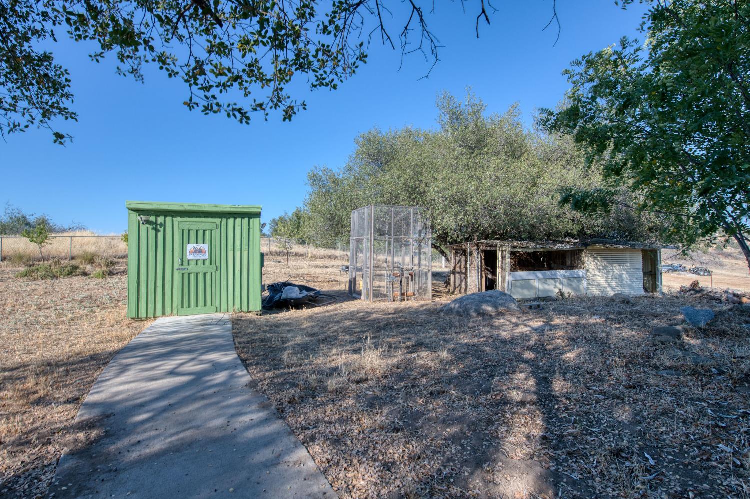 24620 Auberry Rd, Clovis, CA 93619