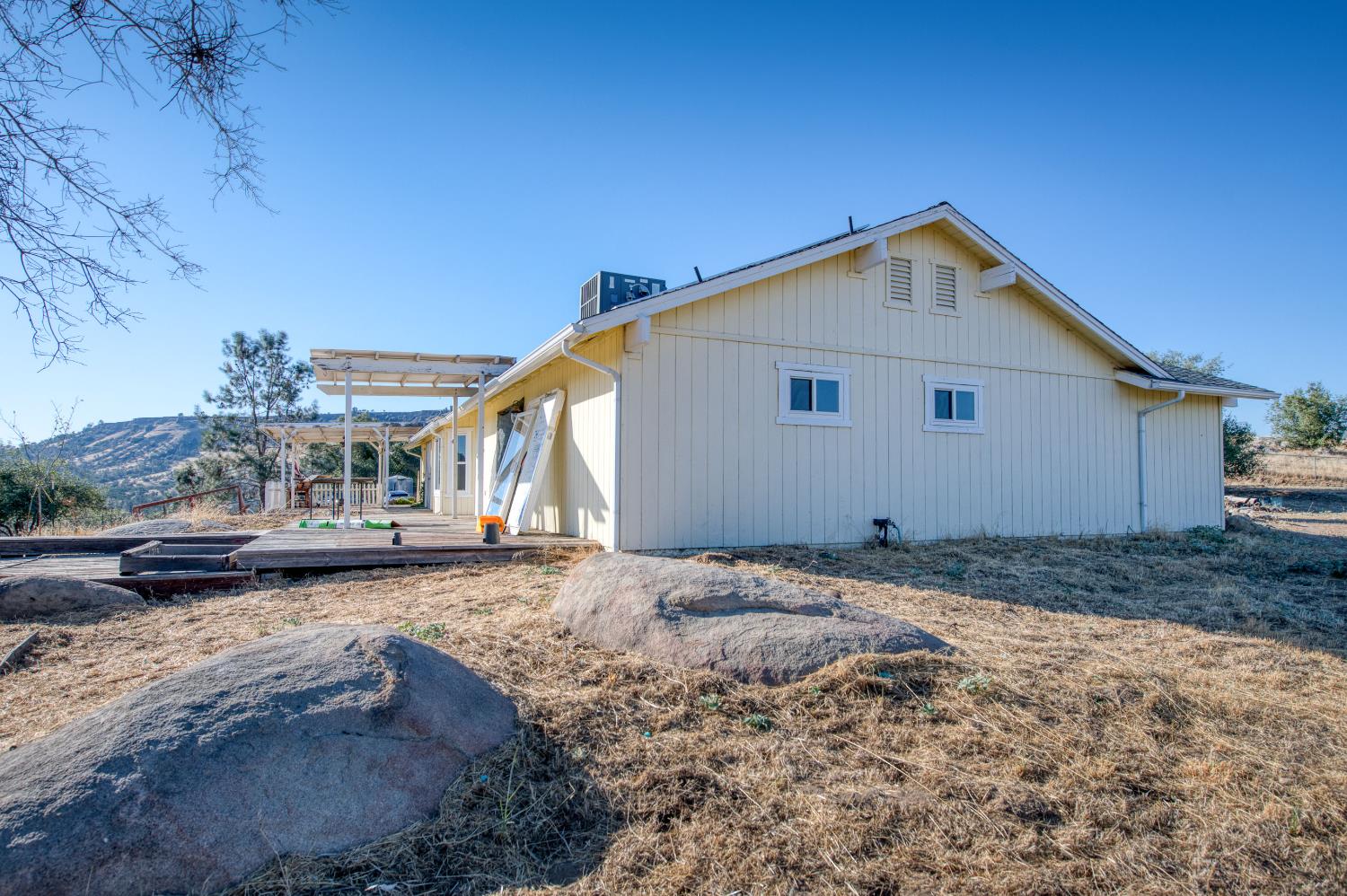 24620 Auberry Rd, Clovis, CA 93619