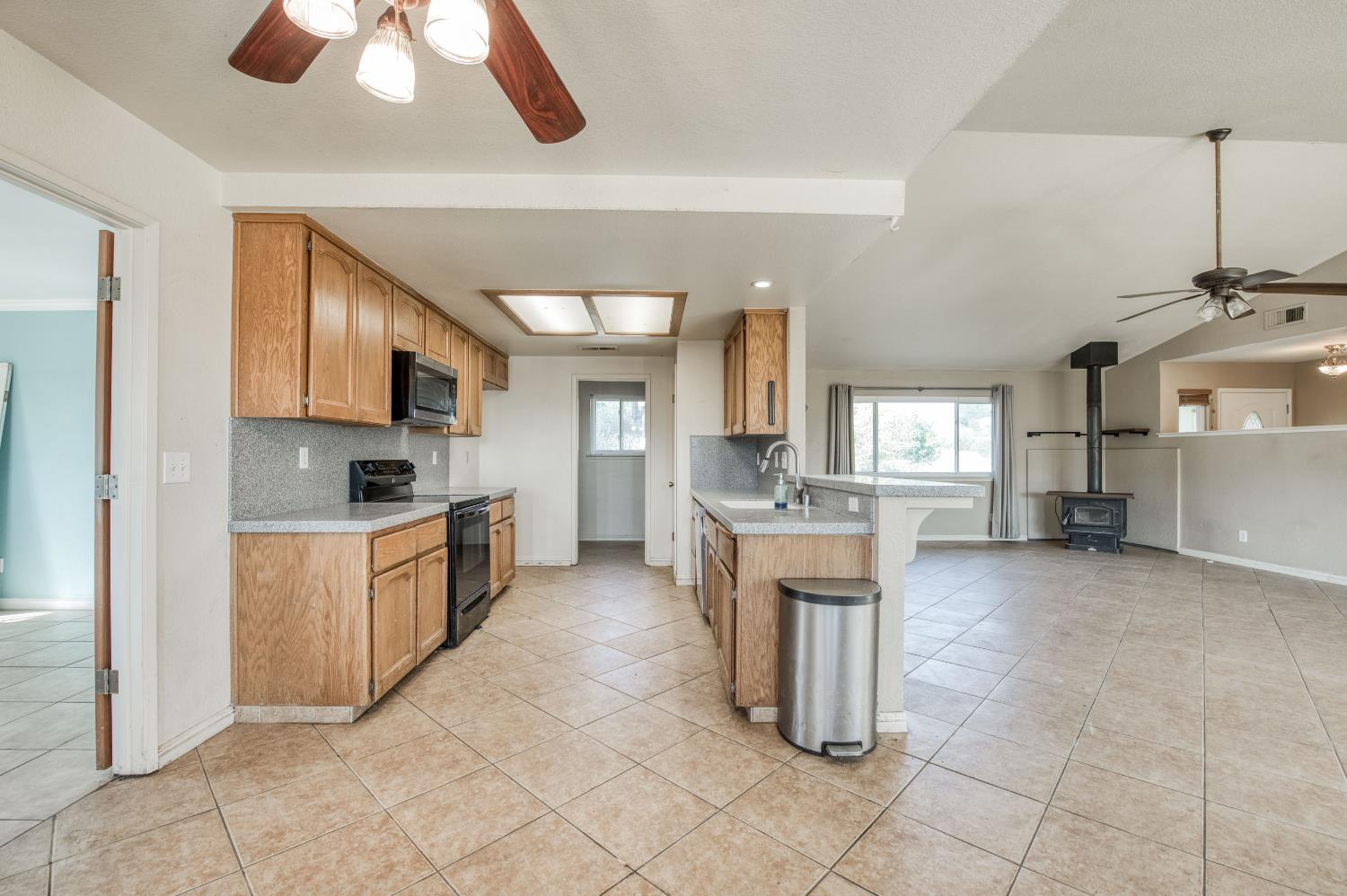 24620 Auberry Rd, Clovis, CA 93619