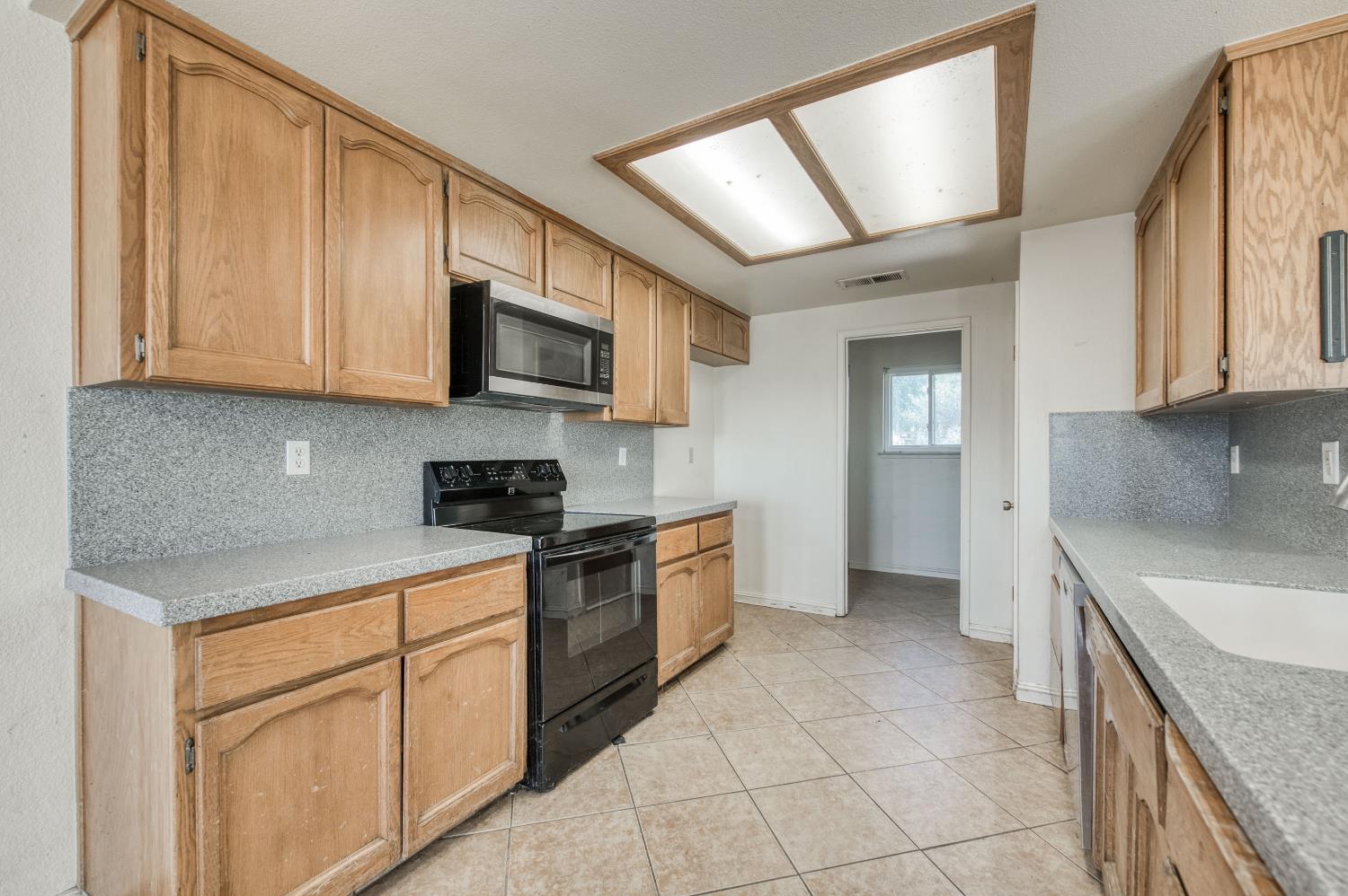 24620 Auberry Rd, Clovis, CA 93619