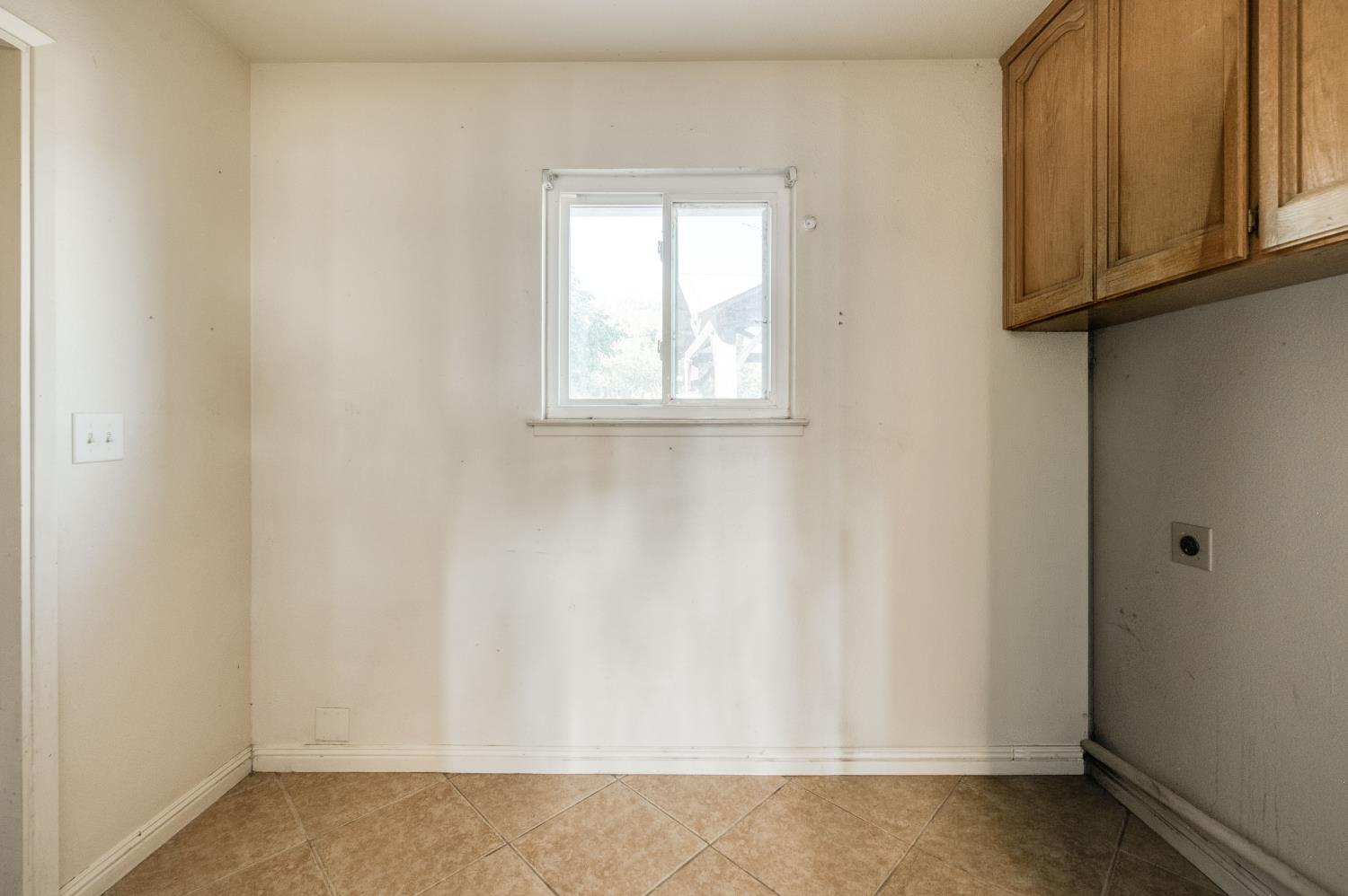 24620 Auberry Rd, Clovis, CA 93619