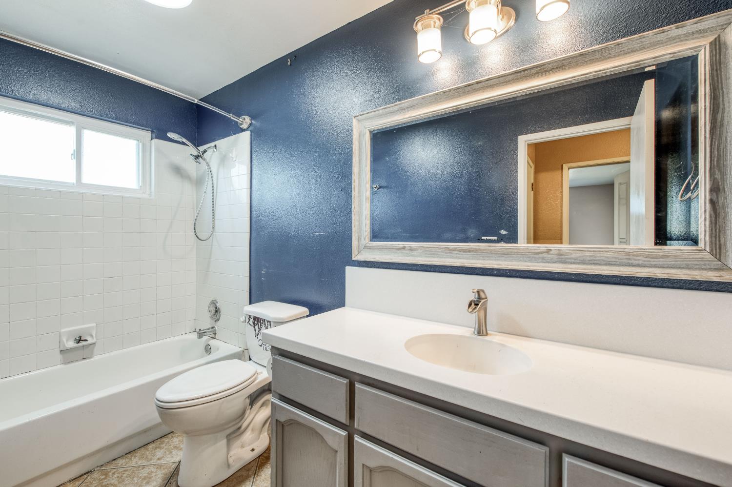 24620 Auberry Rd, Clovis, CA 93619