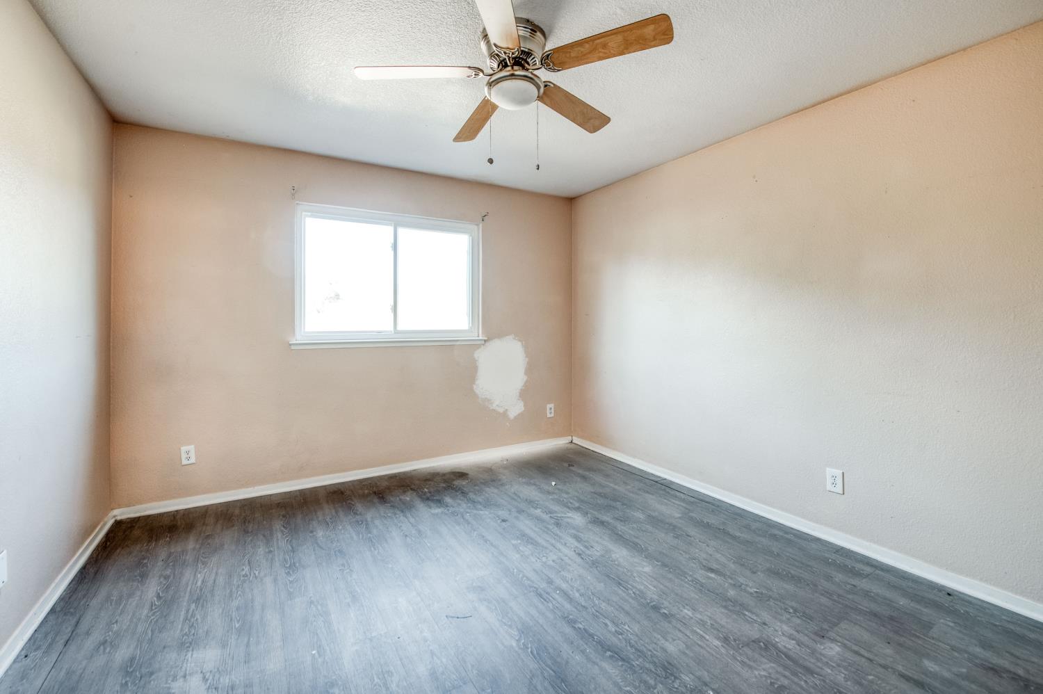 24620 Auberry Rd, Clovis, CA 93619