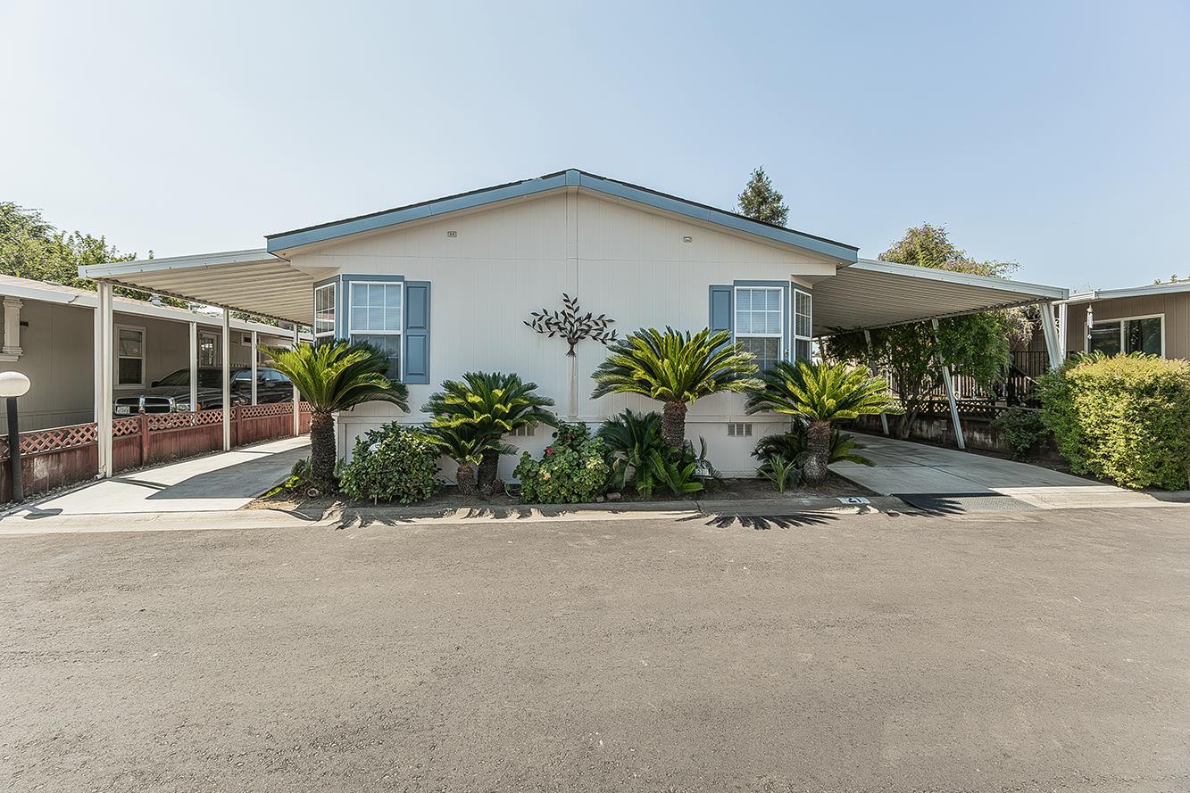 2575 S Willow Ave #SP 21, Fresno, CA 93725