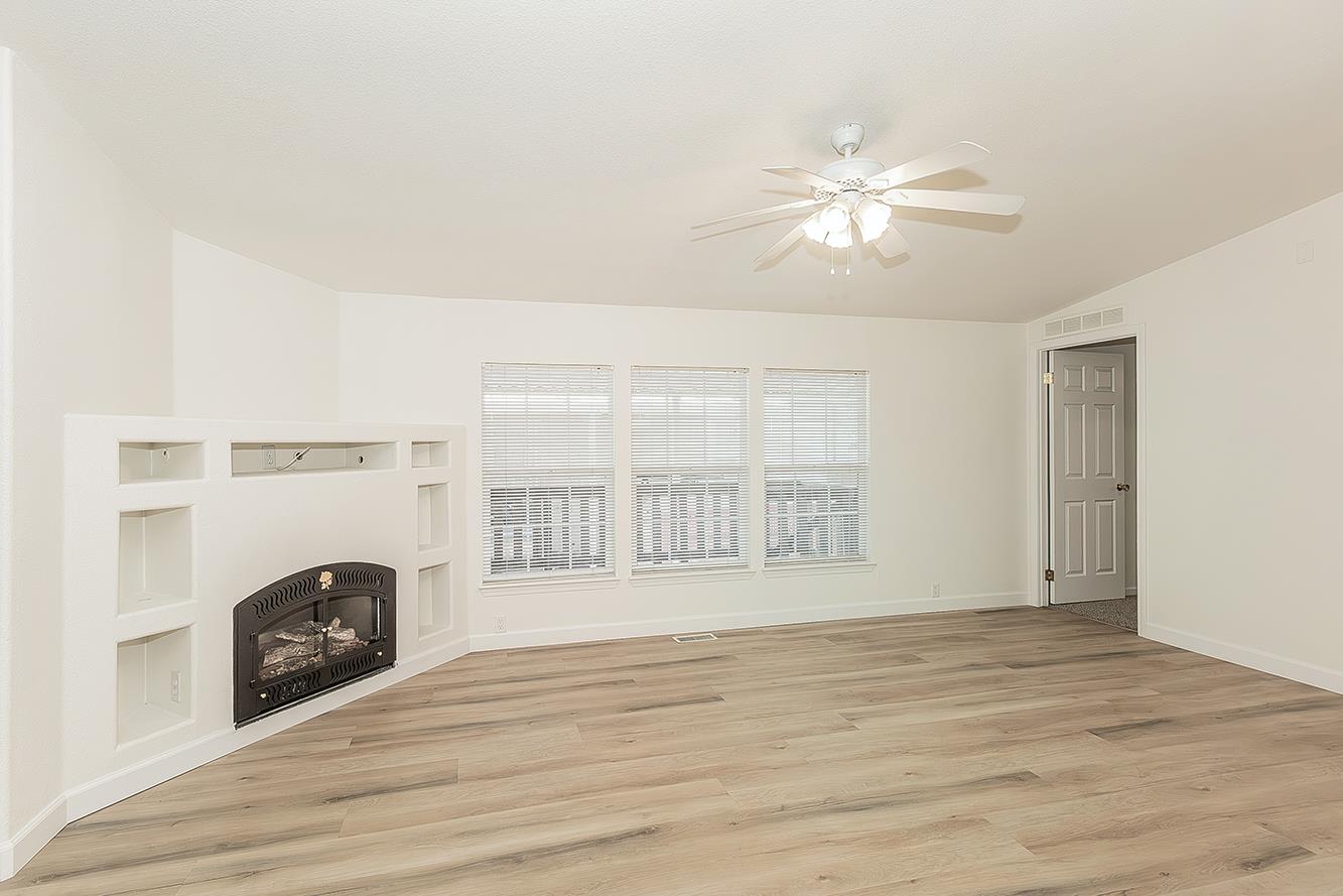 2575 S Willow Ave #SP 21, Fresno, CA 93725