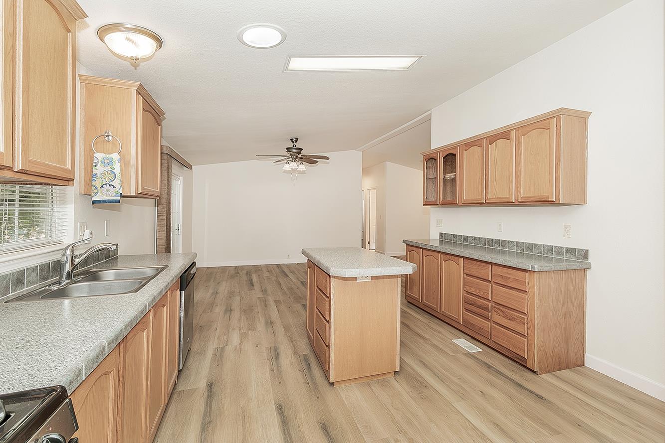 2575 S Willow Ave #SP 21, Fresno, CA 93725