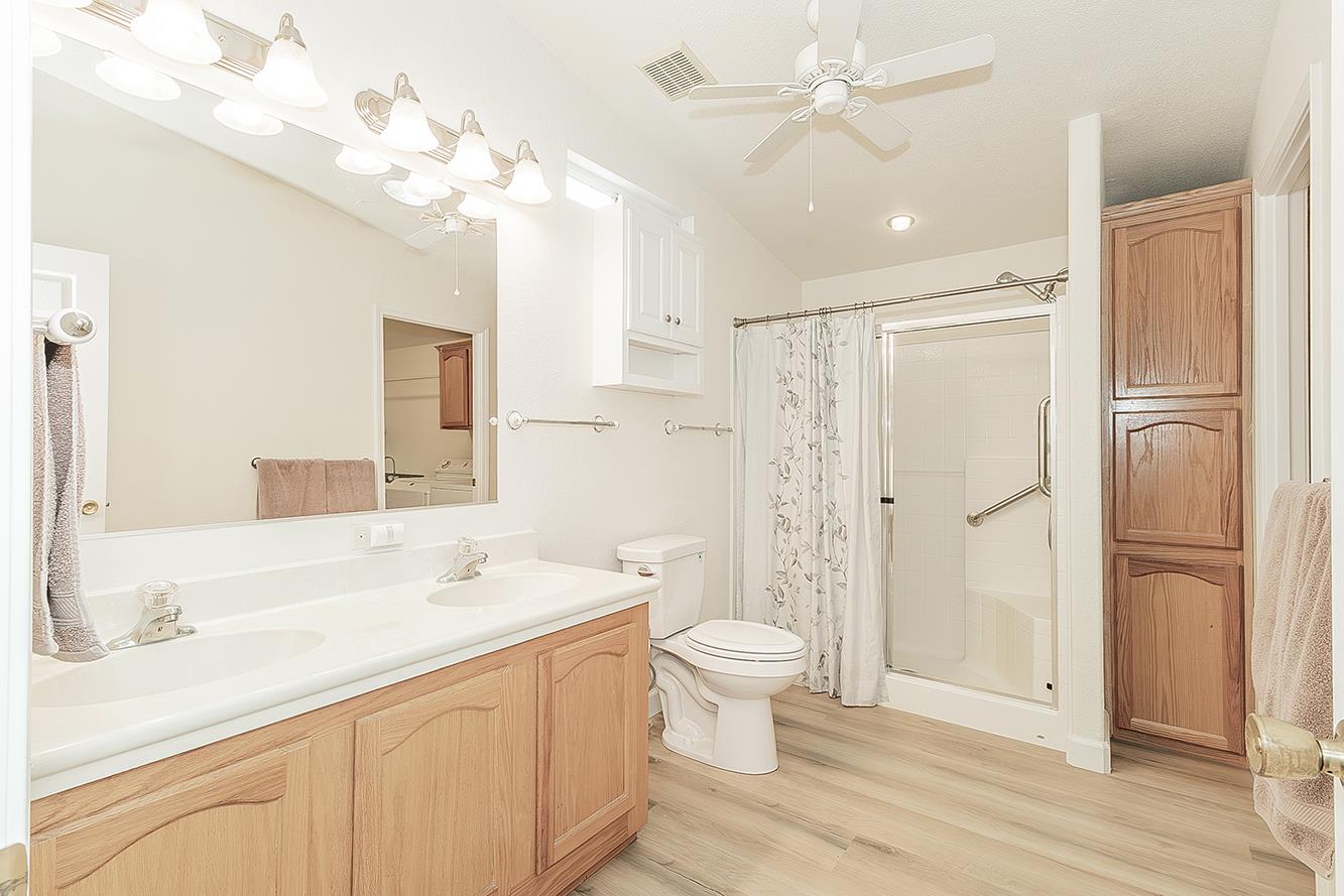 2575 S Willow Ave #SP 21, Fresno, CA 93725