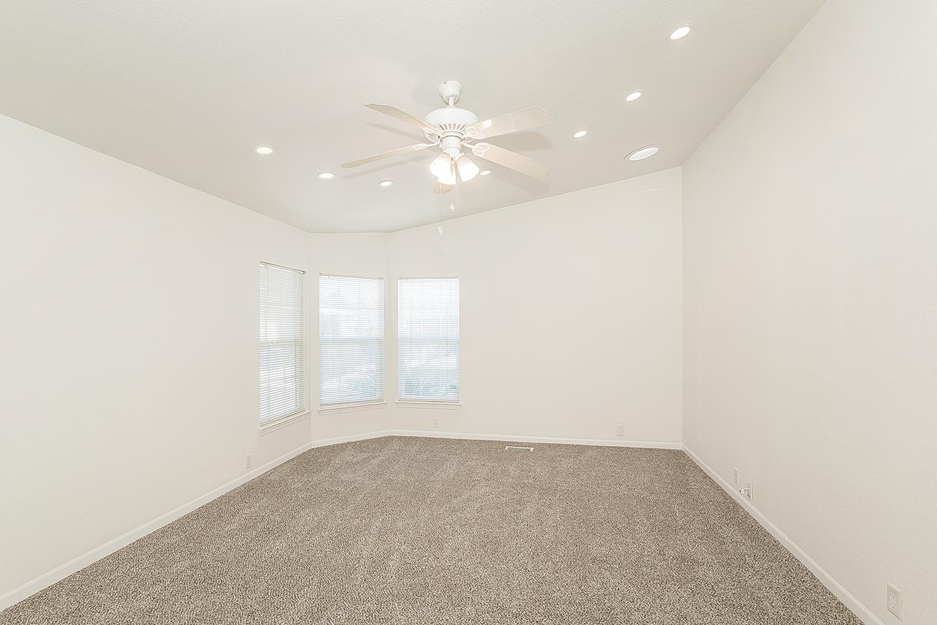 2575 S Willow Ave #SP 21, Fresno, CA 93725