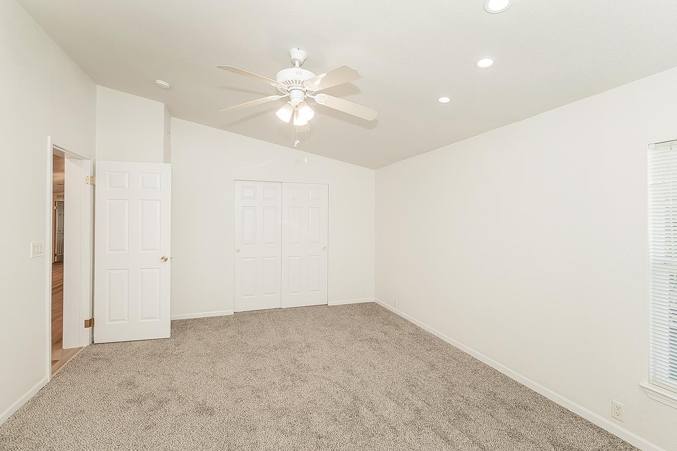 2575 S Willow Ave #SP 21, Fresno, CA 93725