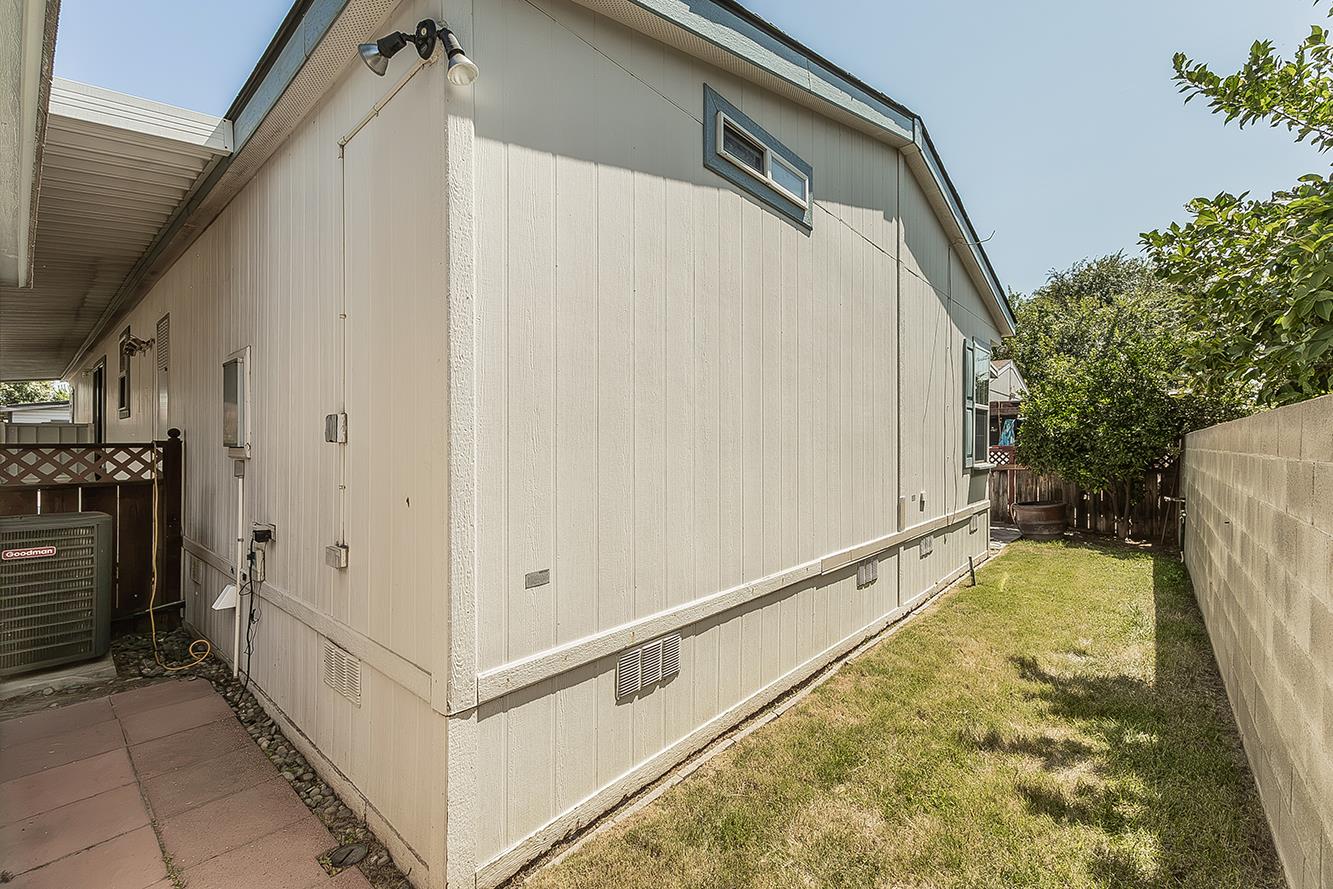 2575 S Willow Ave #SP 21, Fresno, CA 93725