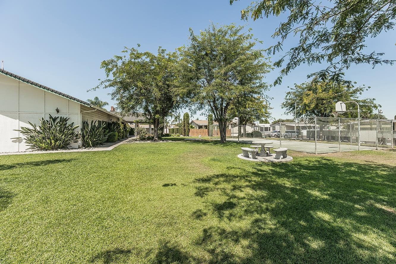 2575 S Willow Ave #SP 21, Fresno, CA 93725