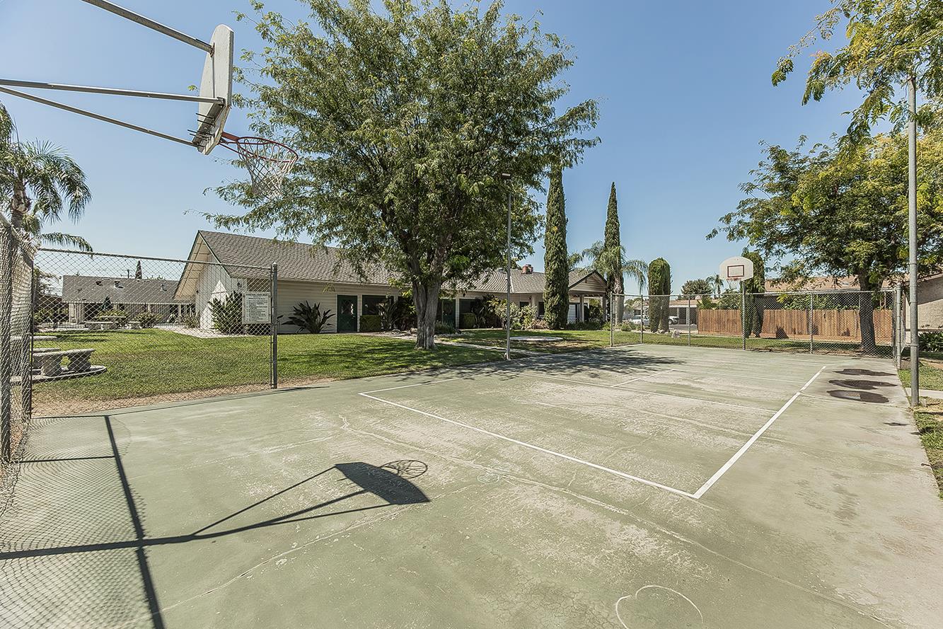2575 S Willow Ave #SP 21, Fresno, CA 93725