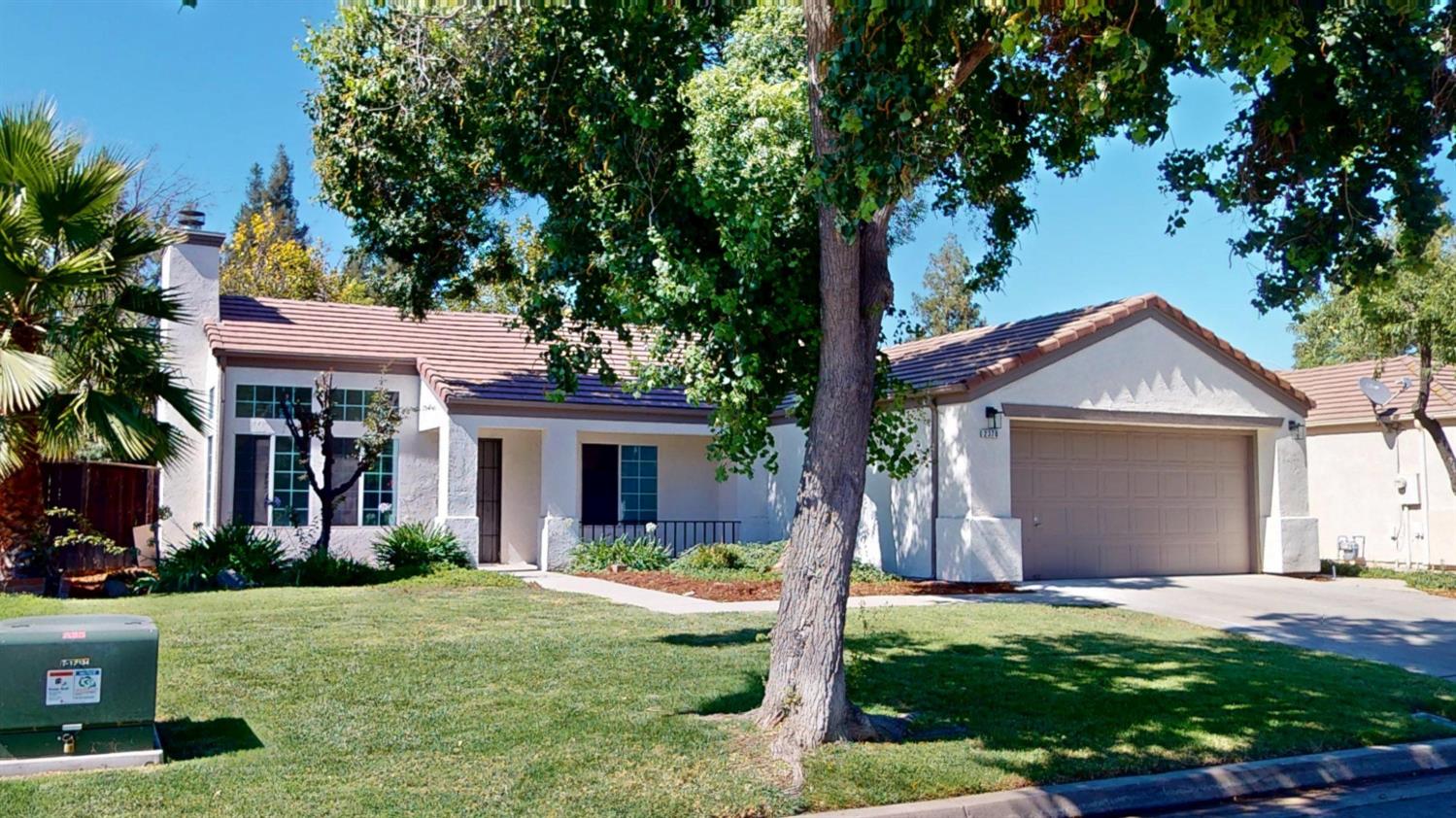 2370 E Jordan Ave, Fresno, CA 93720