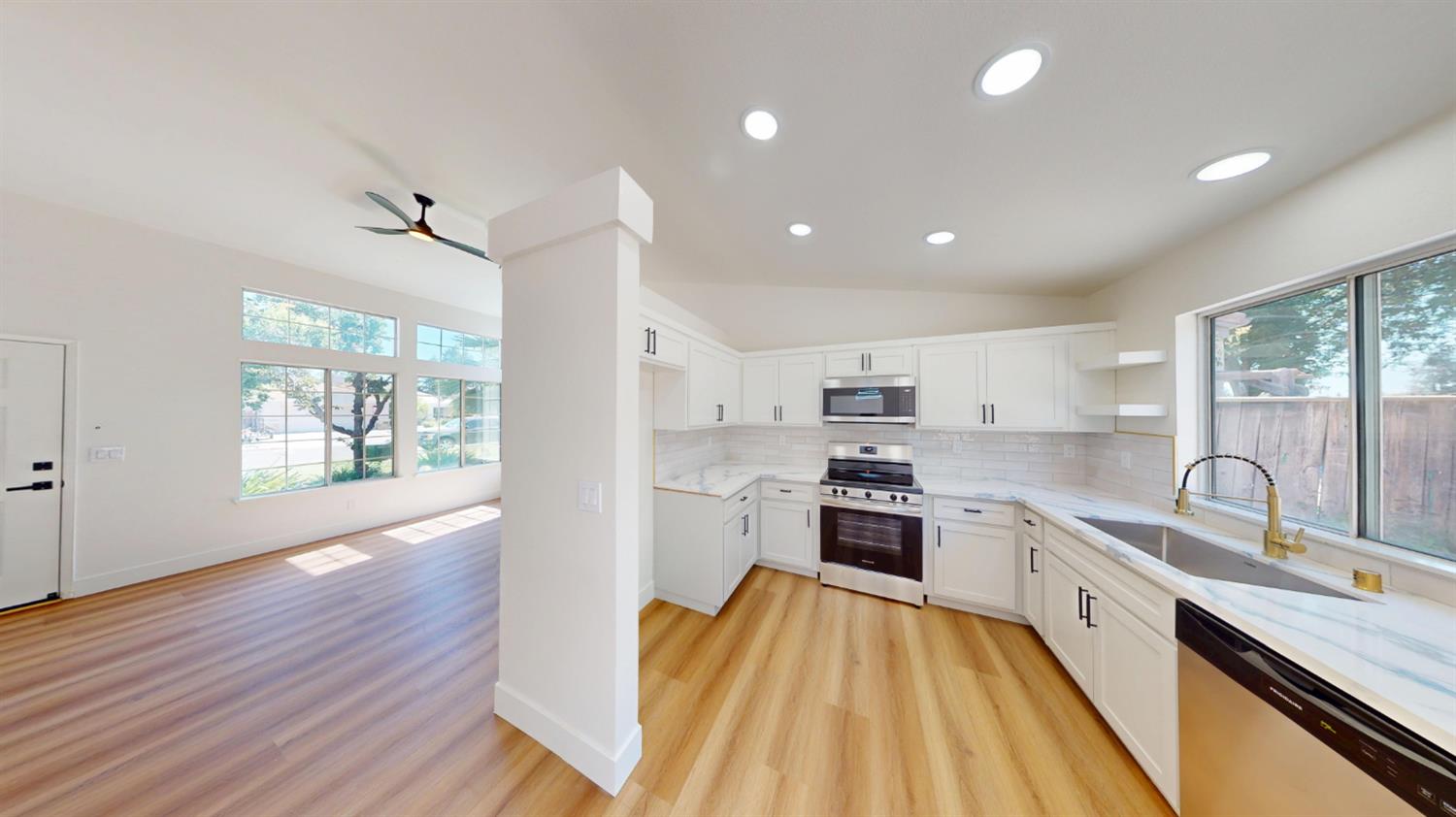 2370 E Jordan Ave, Fresno, CA 93720