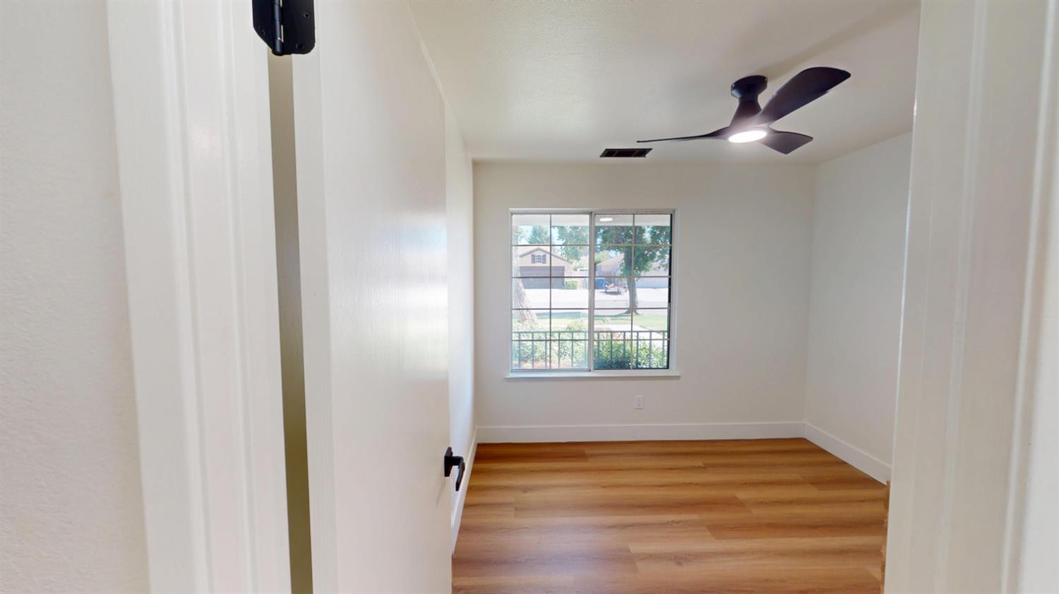2370 E Jordan Ave, Fresno, CA 93720