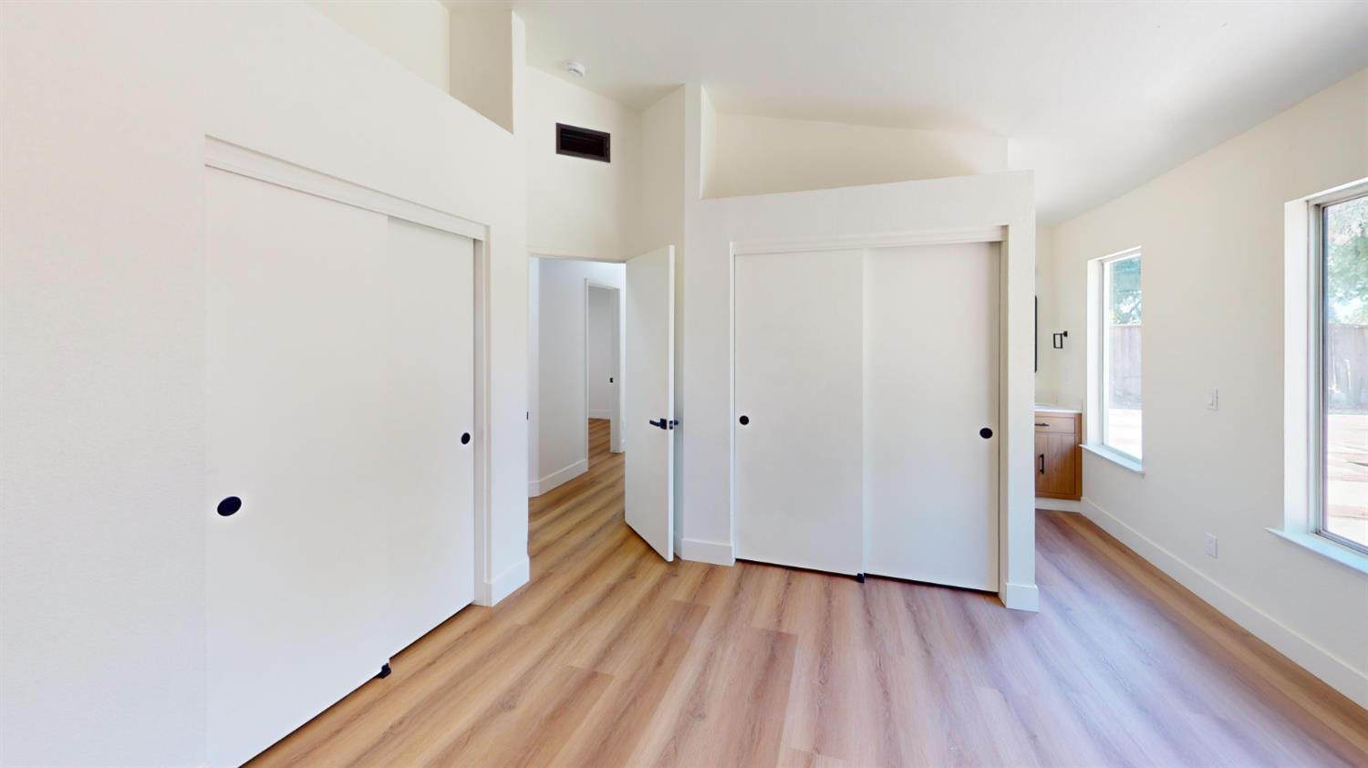 2370 E Jordan Ave, Fresno, CA 93720