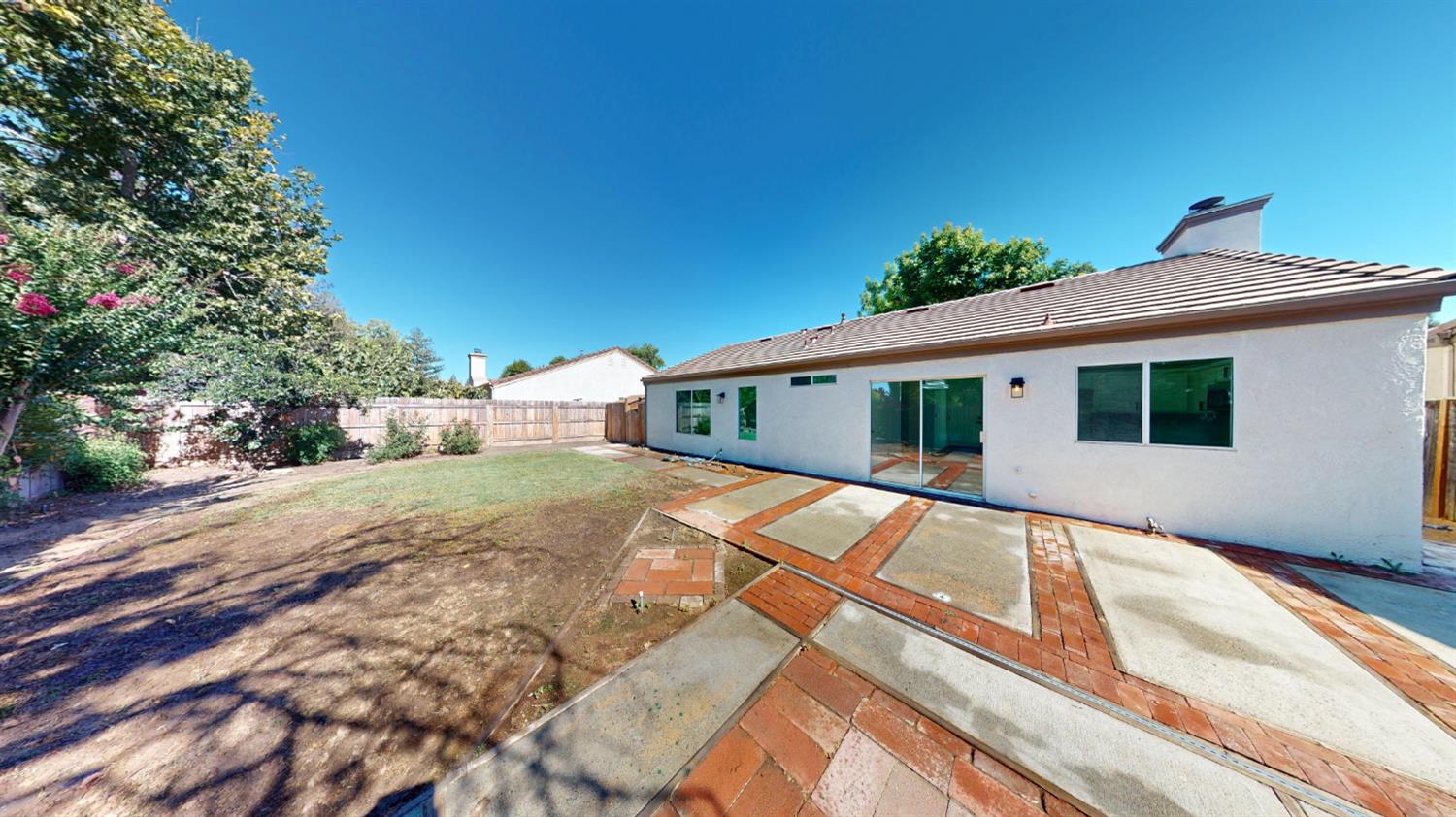 2370 E Jordan Ave, Fresno, CA 93720