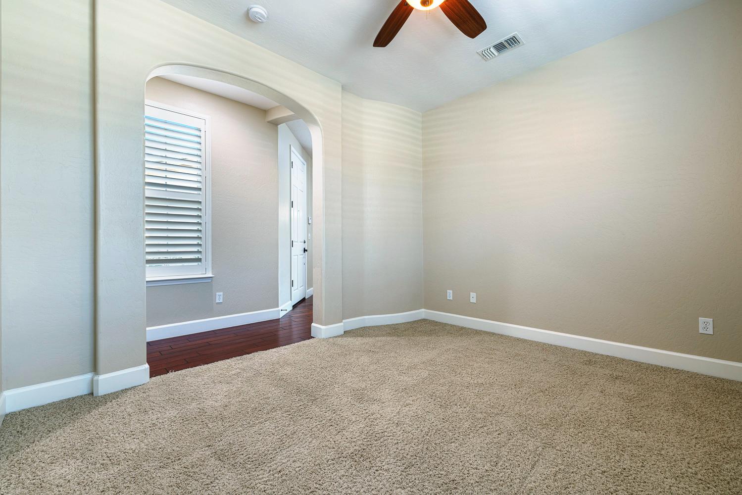 1135 N Whittier Ave, Clovis, CA 93611