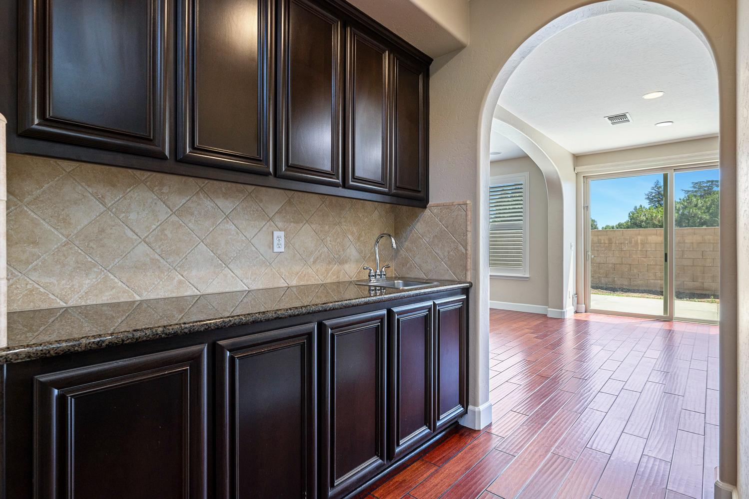 1135 N Whittier Ave, Clovis, CA 93611