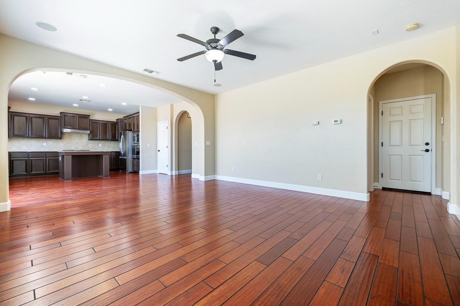 1135 N Whittier Ave, Clovis, CA 93611