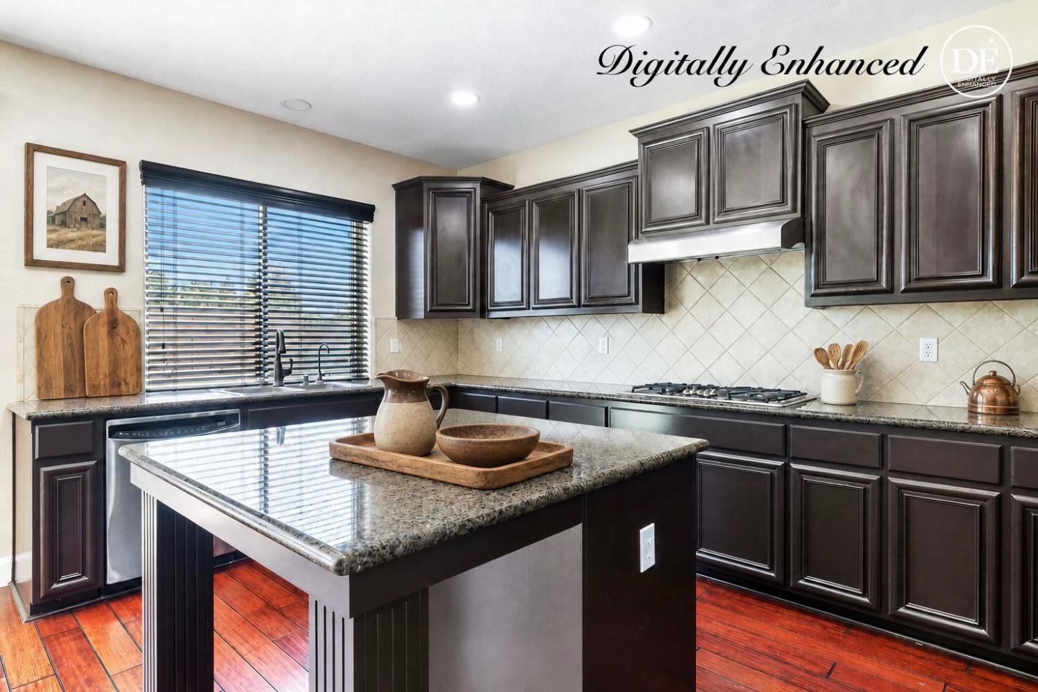 1135 N Whittier Ave, Clovis, CA 93611