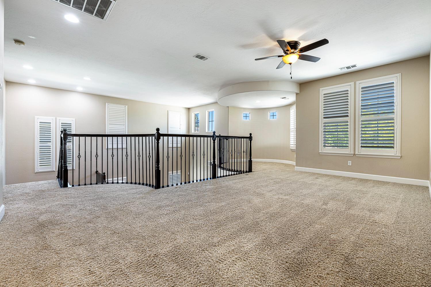 1135 N Whittier Ave, Clovis, CA 93611
