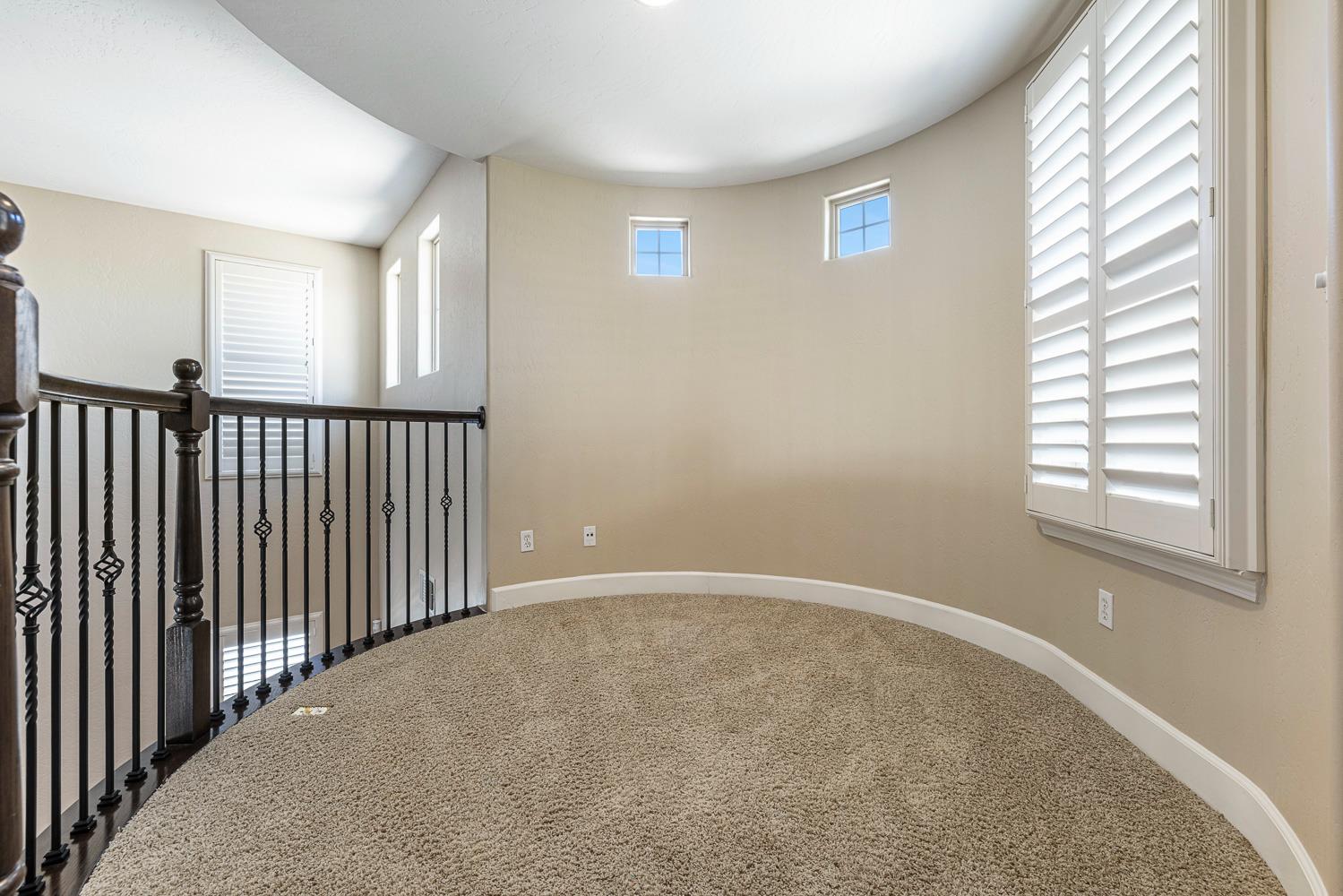 1135 N Whittier Ave, Clovis, CA 93611