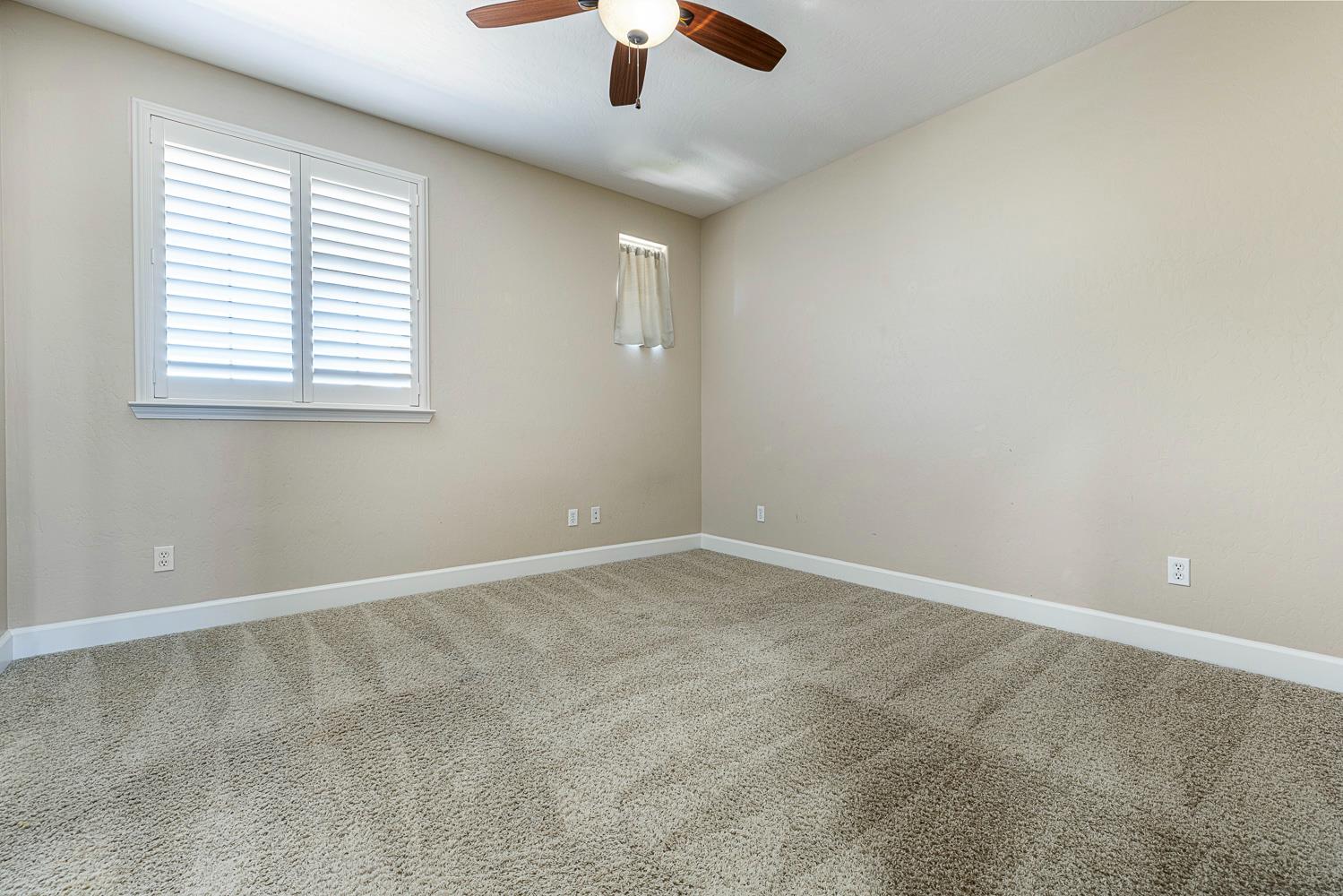 1135 N Whittier Ave, Clovis, CA 93611