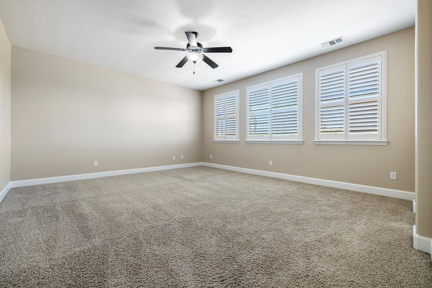 1135 N Whittier Ave, Clovis, CA 93611