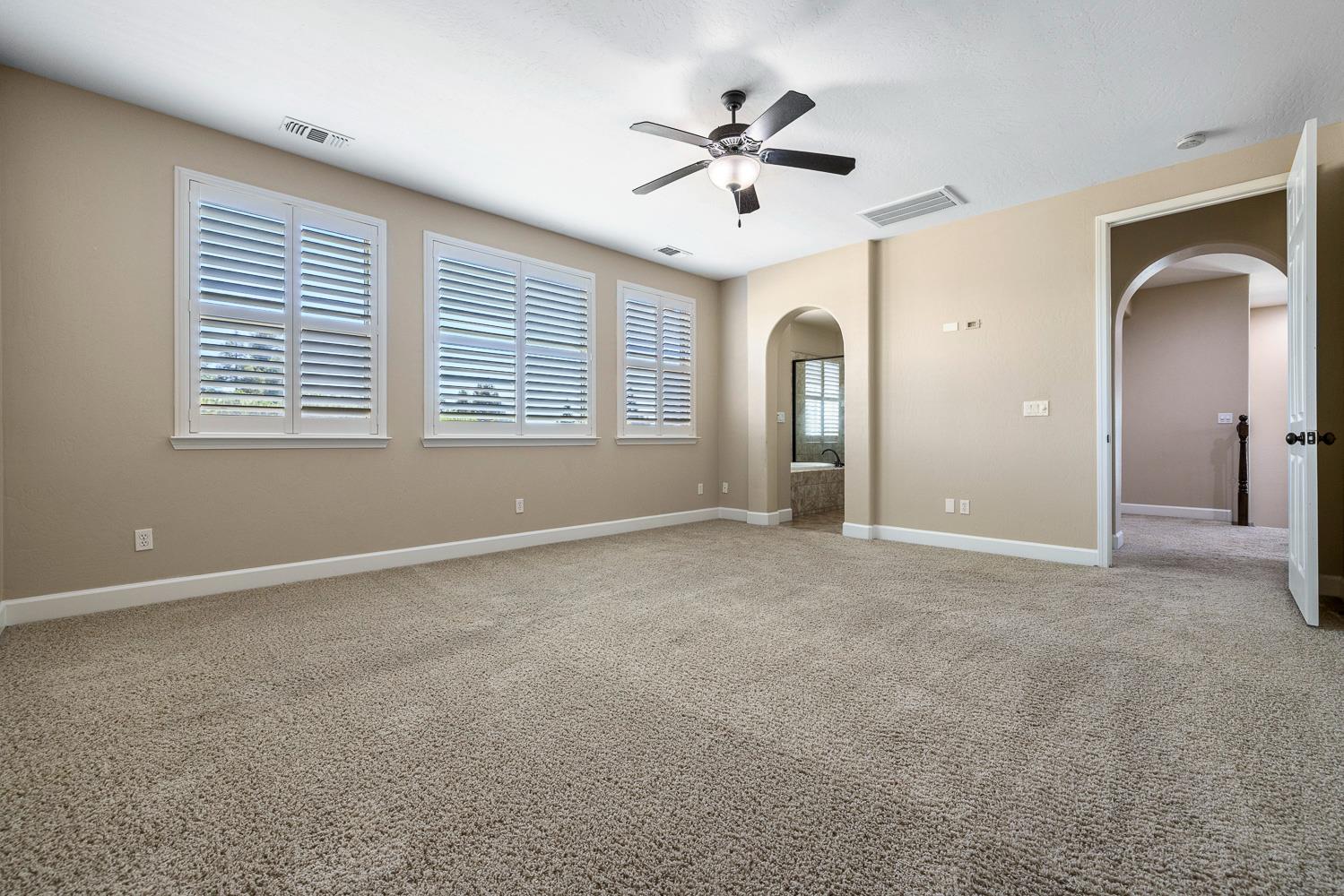 1135 N Whittier Ave, Clovis, CA 93611